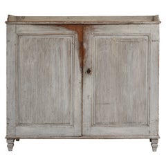 Credenza svedese gustaviana neoclassica del XVIII secolo di colore grigio chiaro