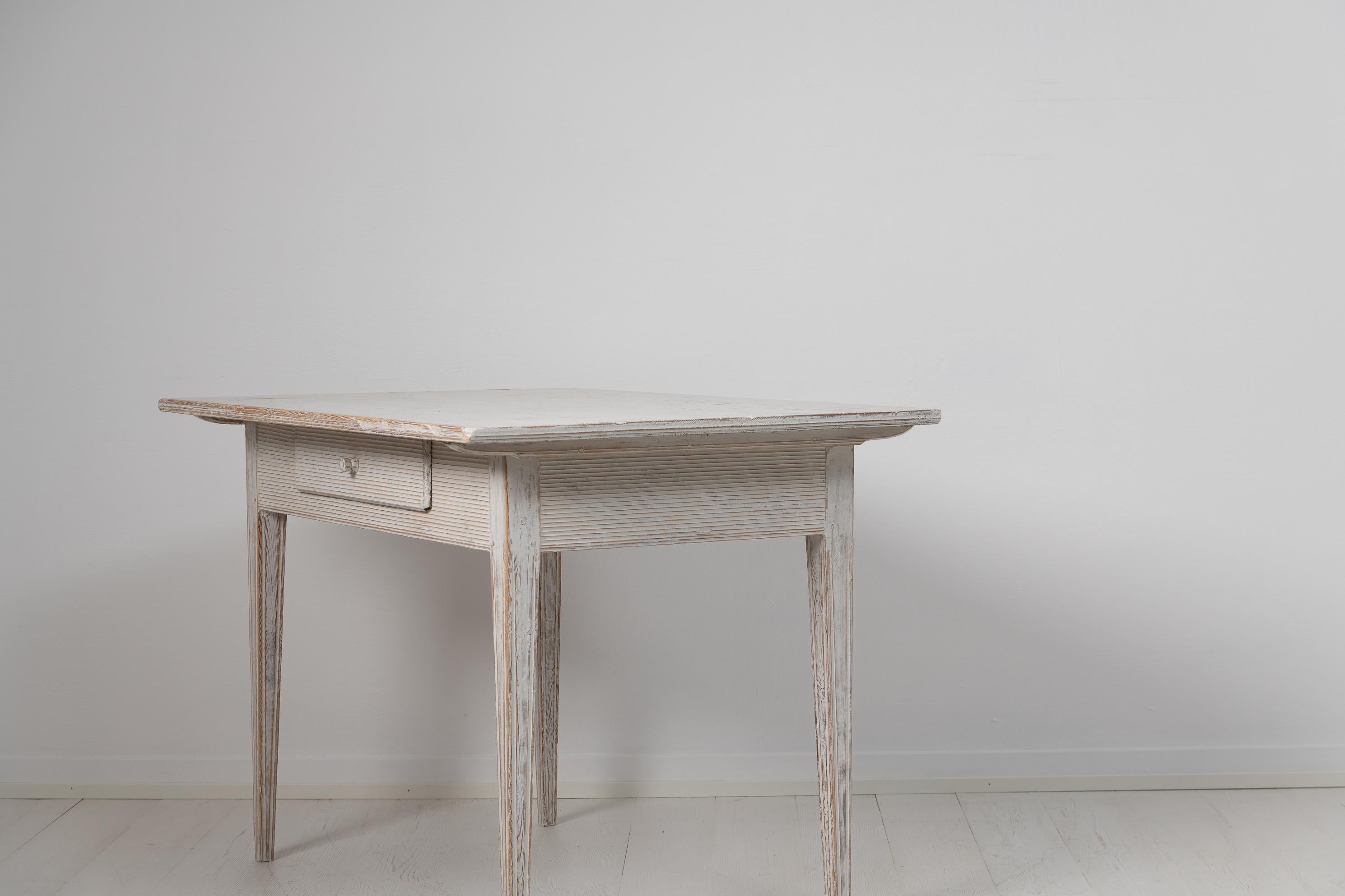 Pine 18th Century Swedish Gustavian Neoclassic Small Side Table