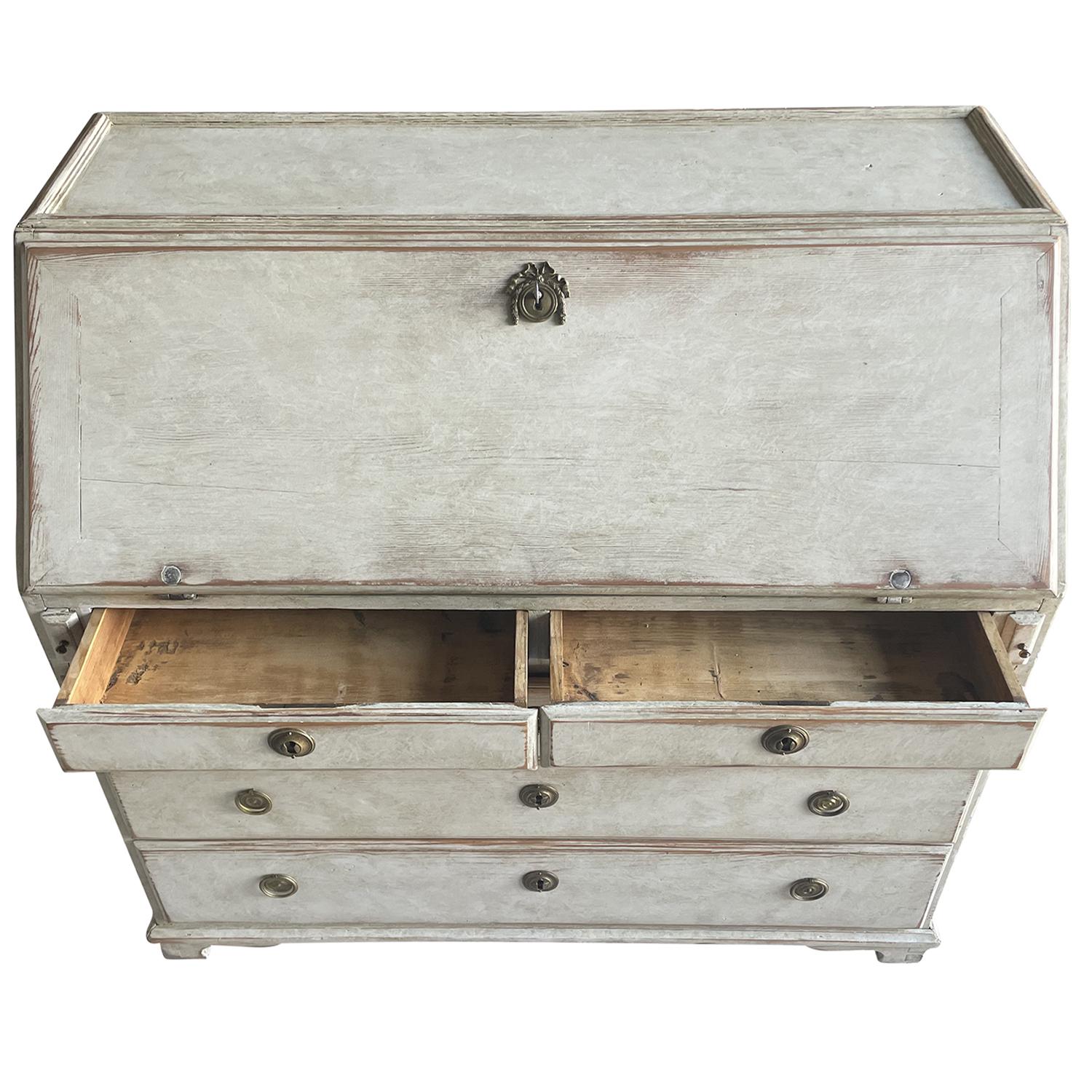 Siglo XVIII Mesa Gustaviana Sueca de Madera de Pino - Secretaire Antiguo Sueco en venta