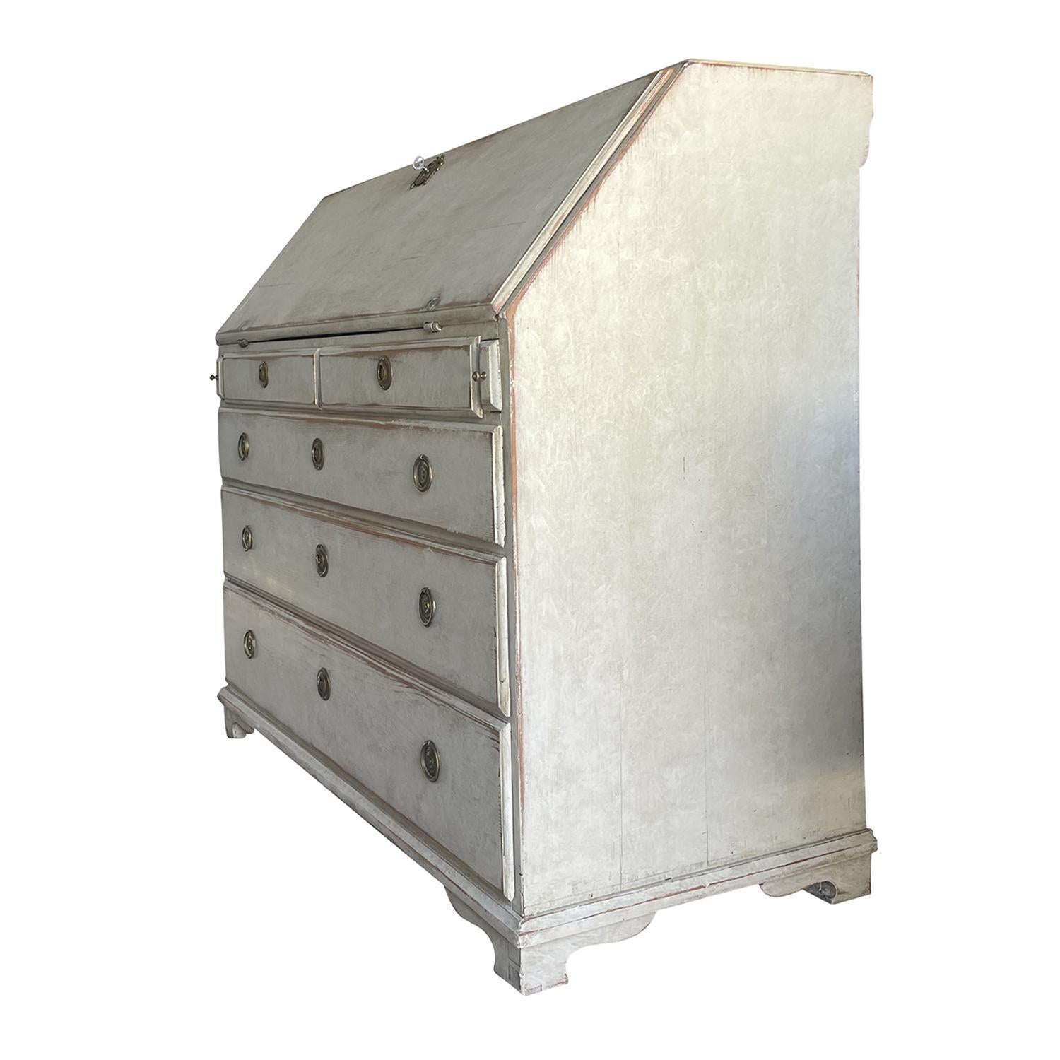 Siglo XVIII Mesa Gustaviana Sueca de Madera de Pino - Secretaire Antiguo Tallado a mano en venta