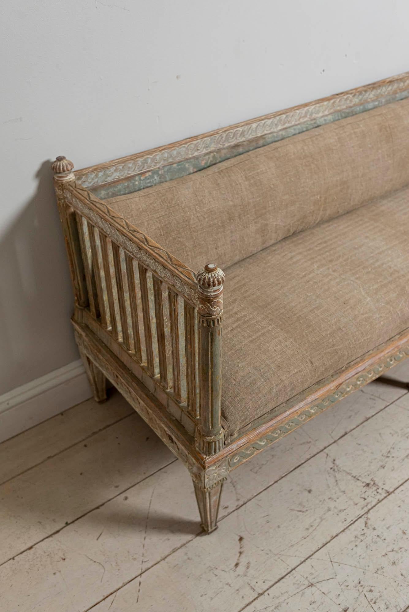 Linen 18th Century Swedish Gustavian Painted Carved Detail Slatted Sofa