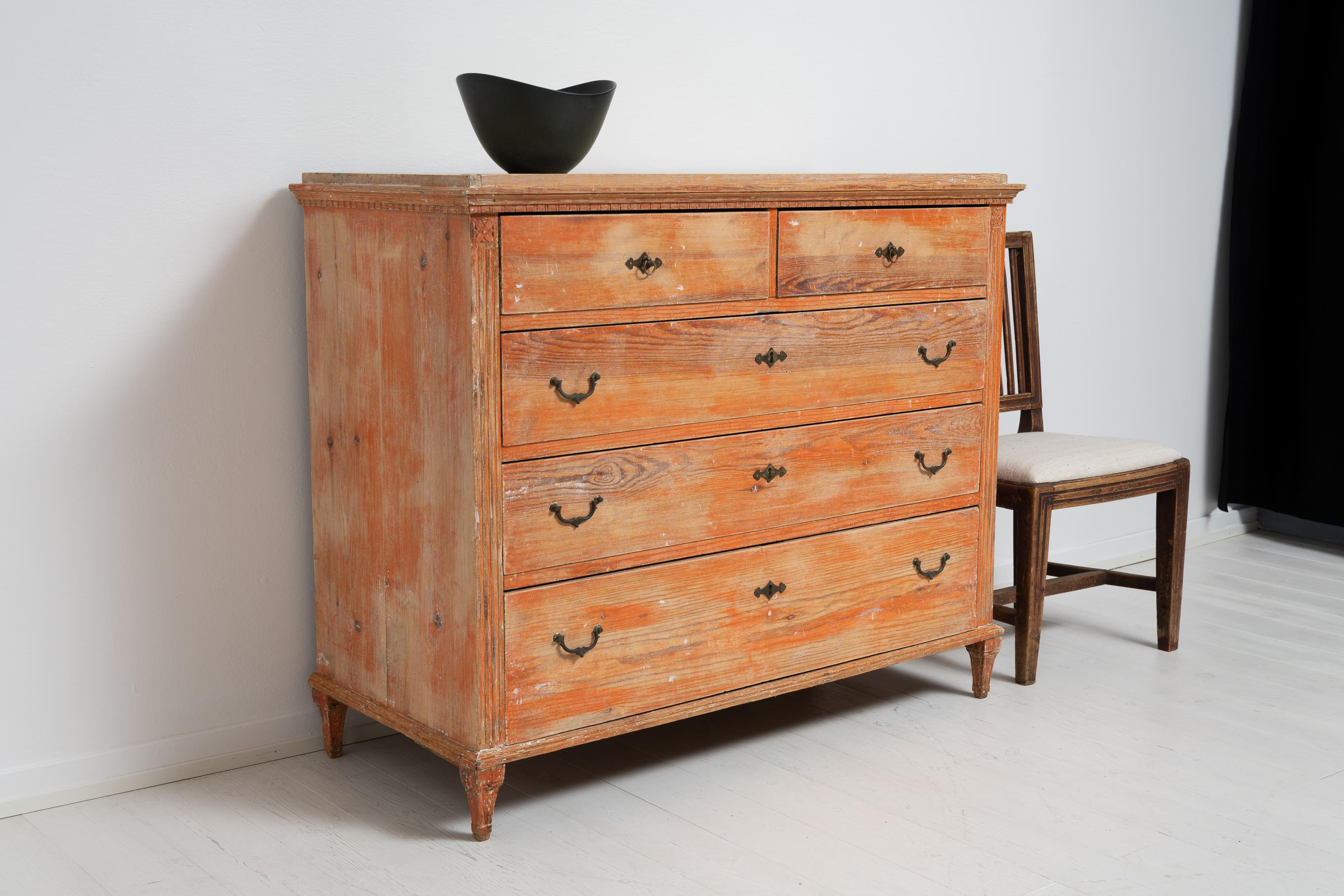 18th Century Swedish Gustavian Painted Chest of Drawers In Good Condition For Sale In Kramfors, SE