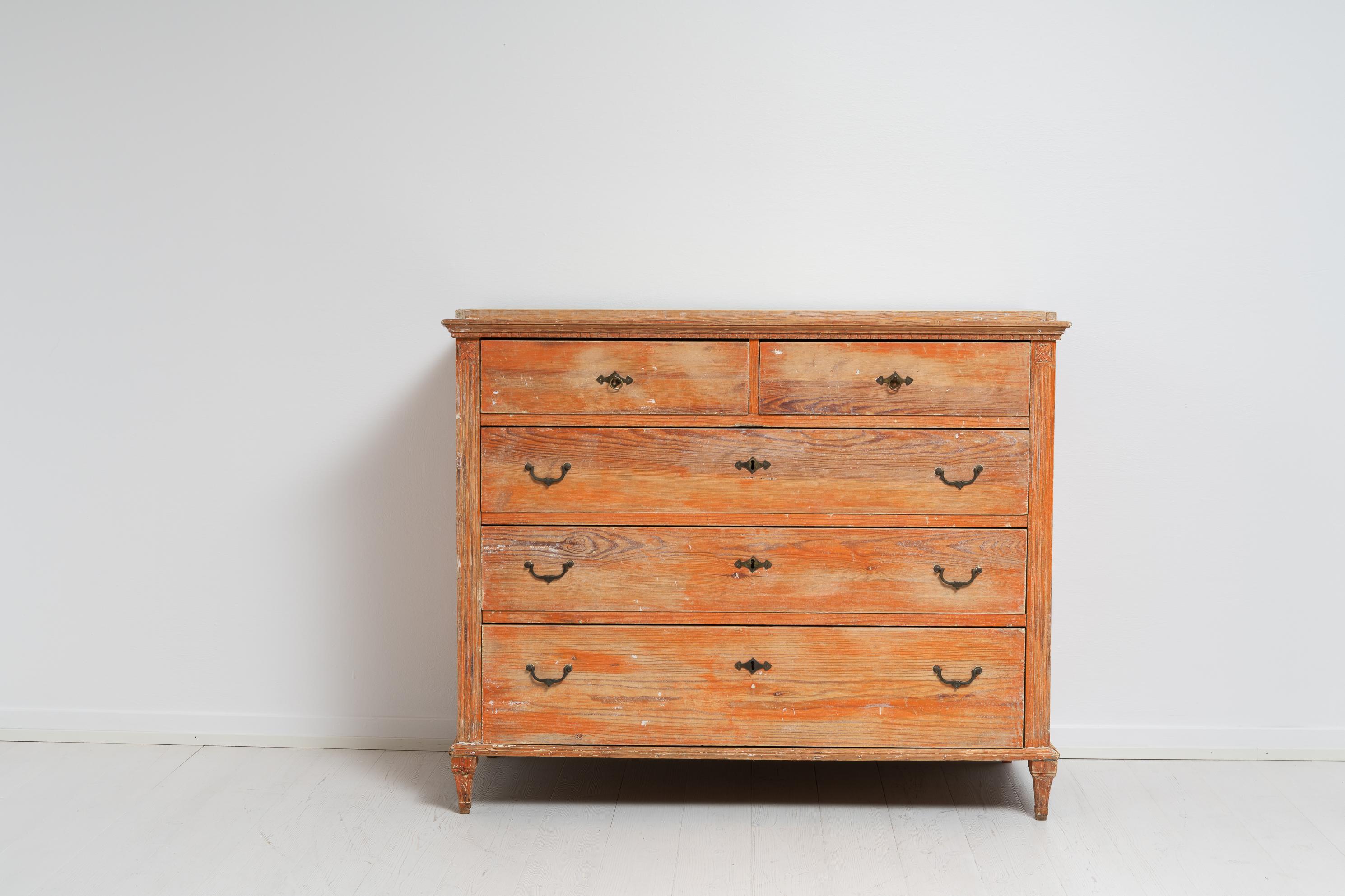 Pine 18th Century Swedish Gustavian Painted Chest of Drawers For Sale