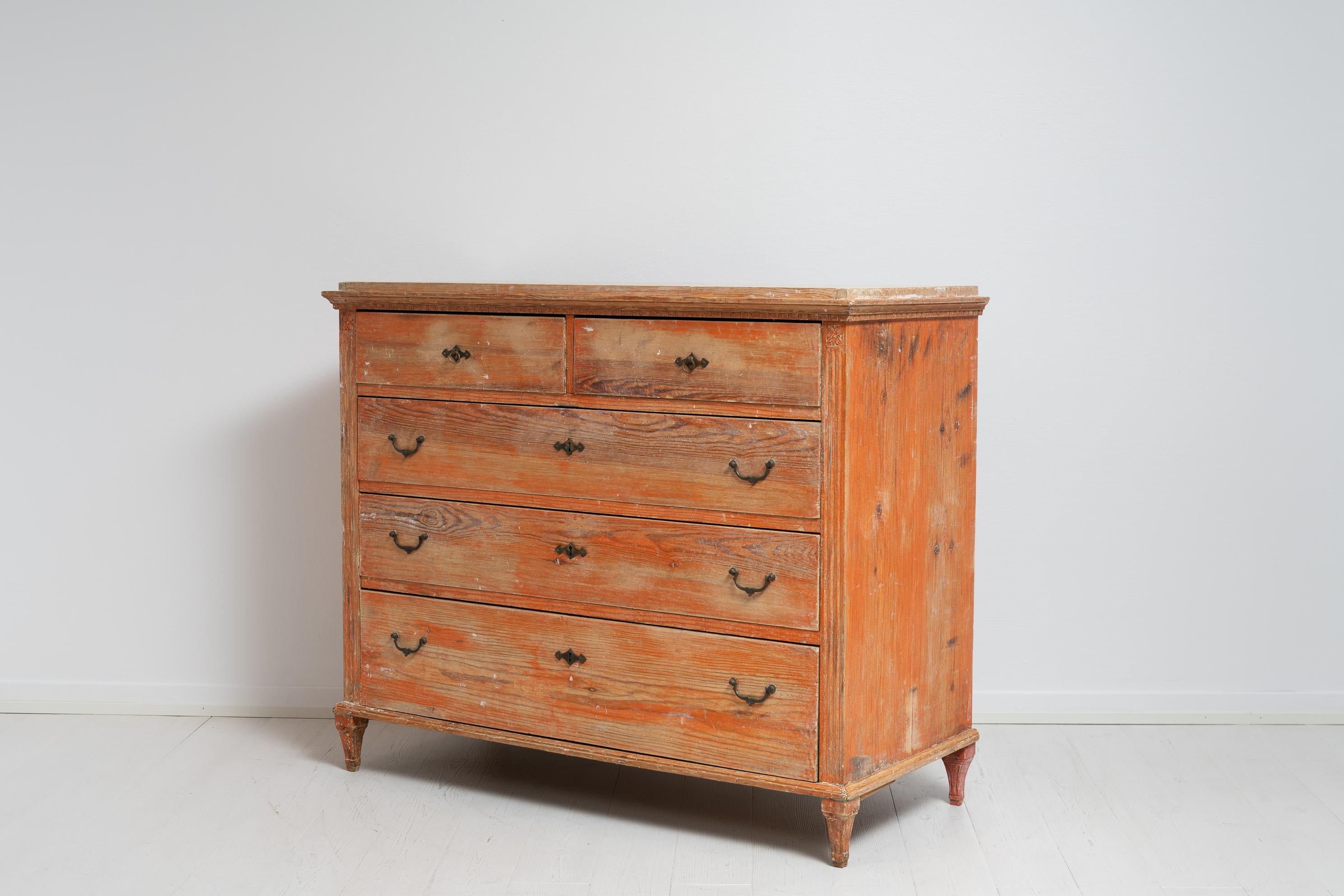 18th Century Swedish Gustavian Painted Chest of Drawers For Sale 1