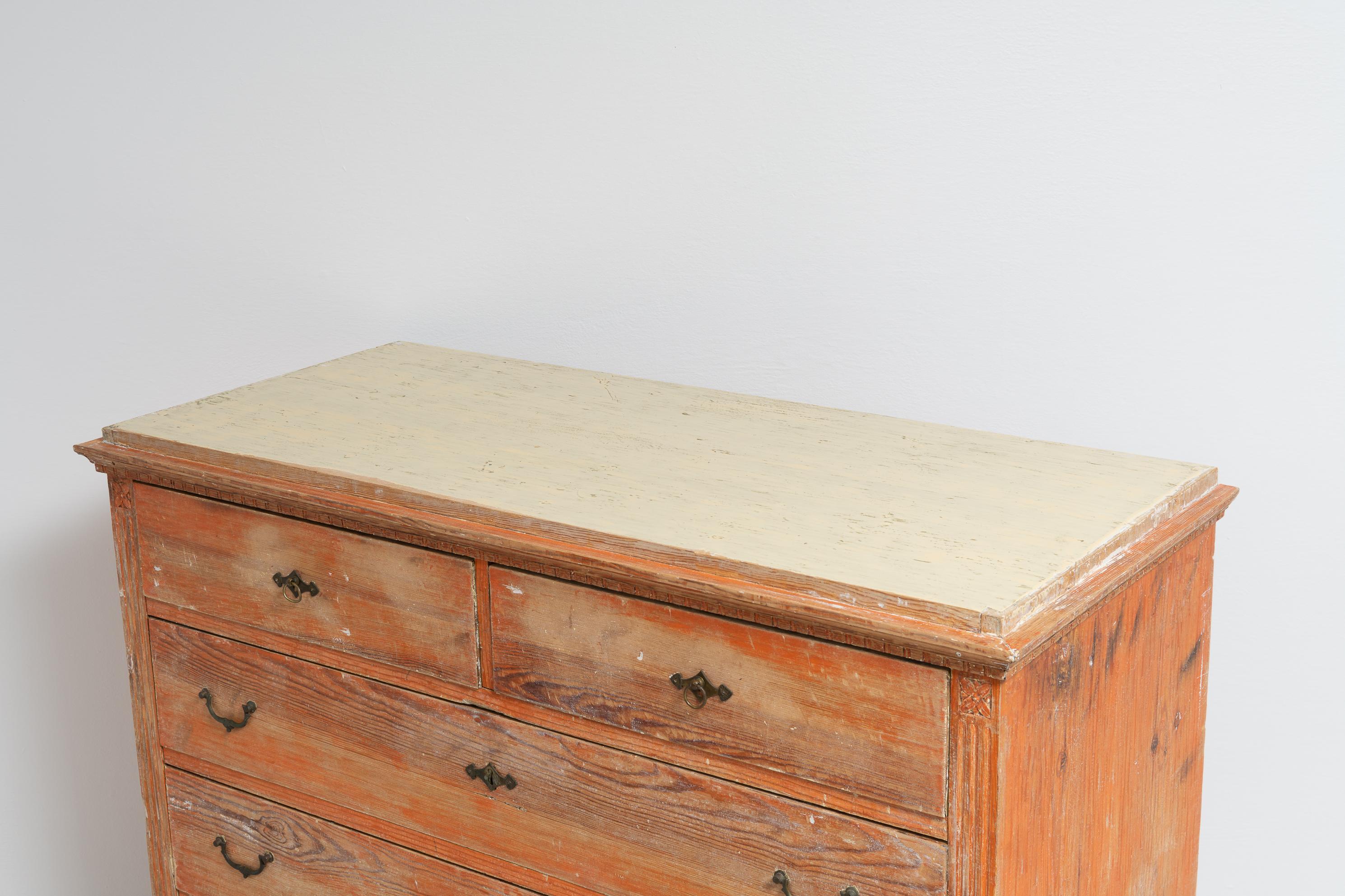 18th Century Swedish Gustavian Painted Chest of Drawers For Sale 2