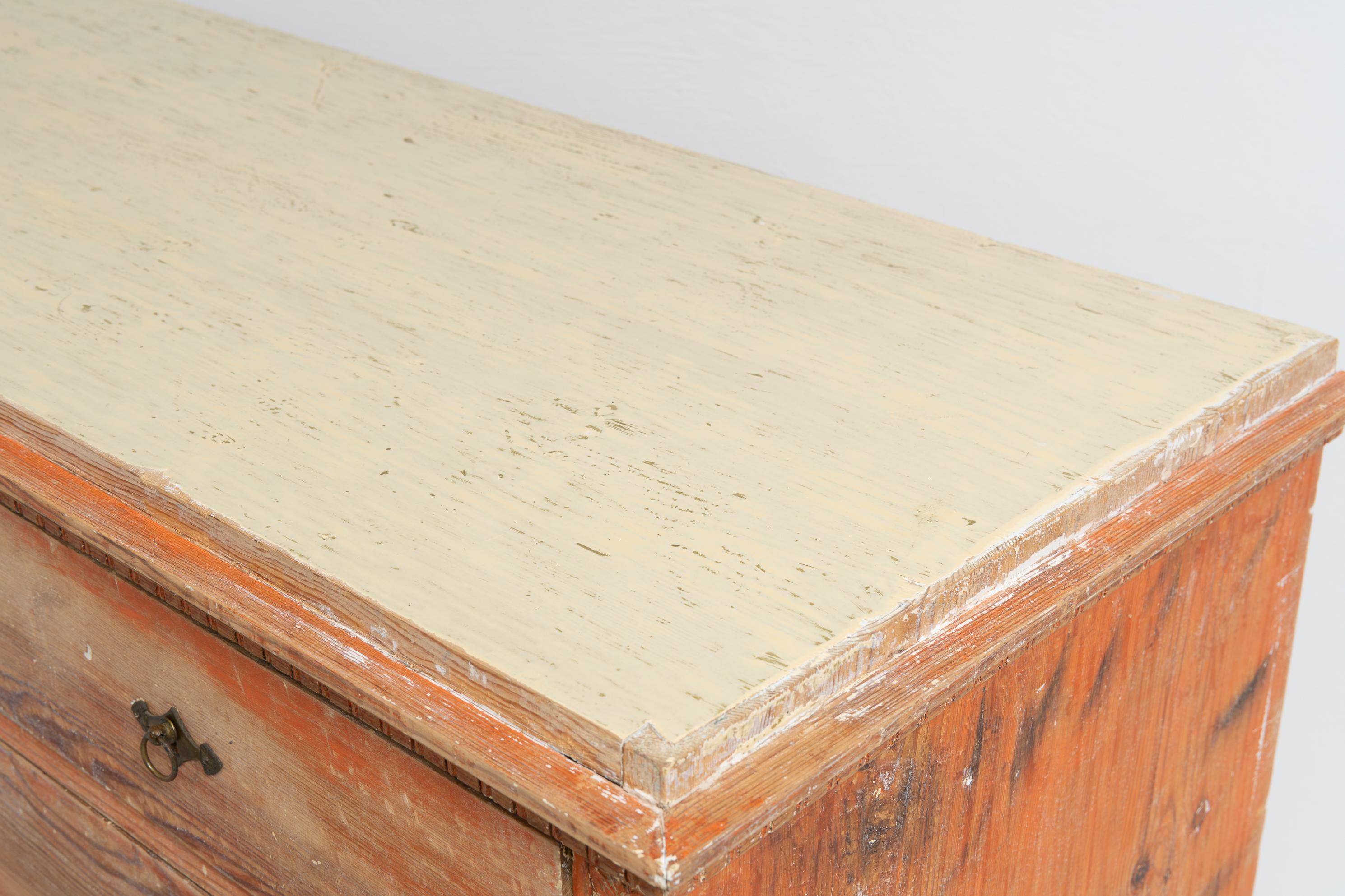 18th Century Swedish Gustavian Painted Chest of Drawers For Sale 3