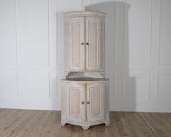 Mobile d'angolo svedese gustaviano del XVIII secolo dipinto