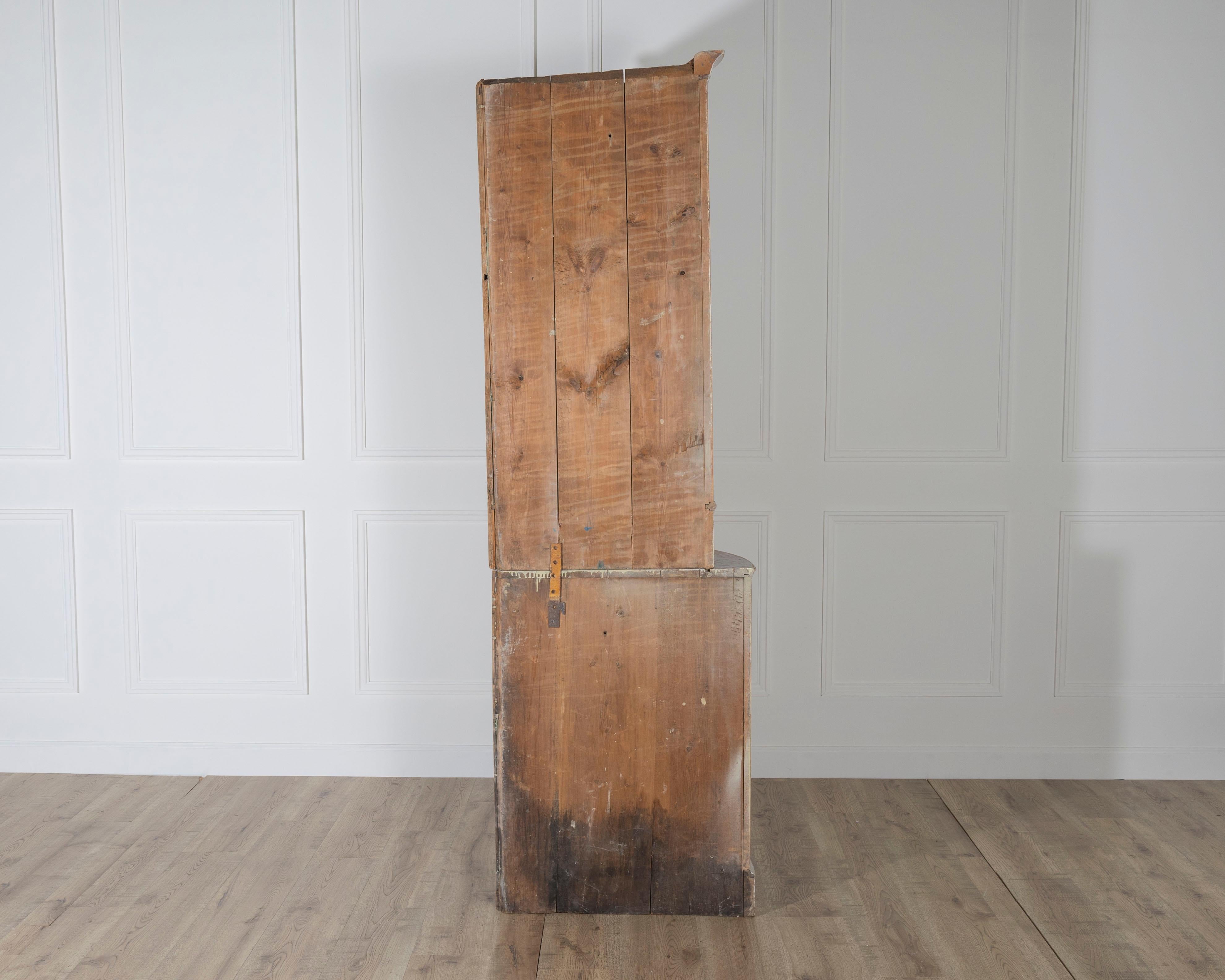 Pine 18th Century Swedish Gustavian Painted Corner Cabinet For Sale