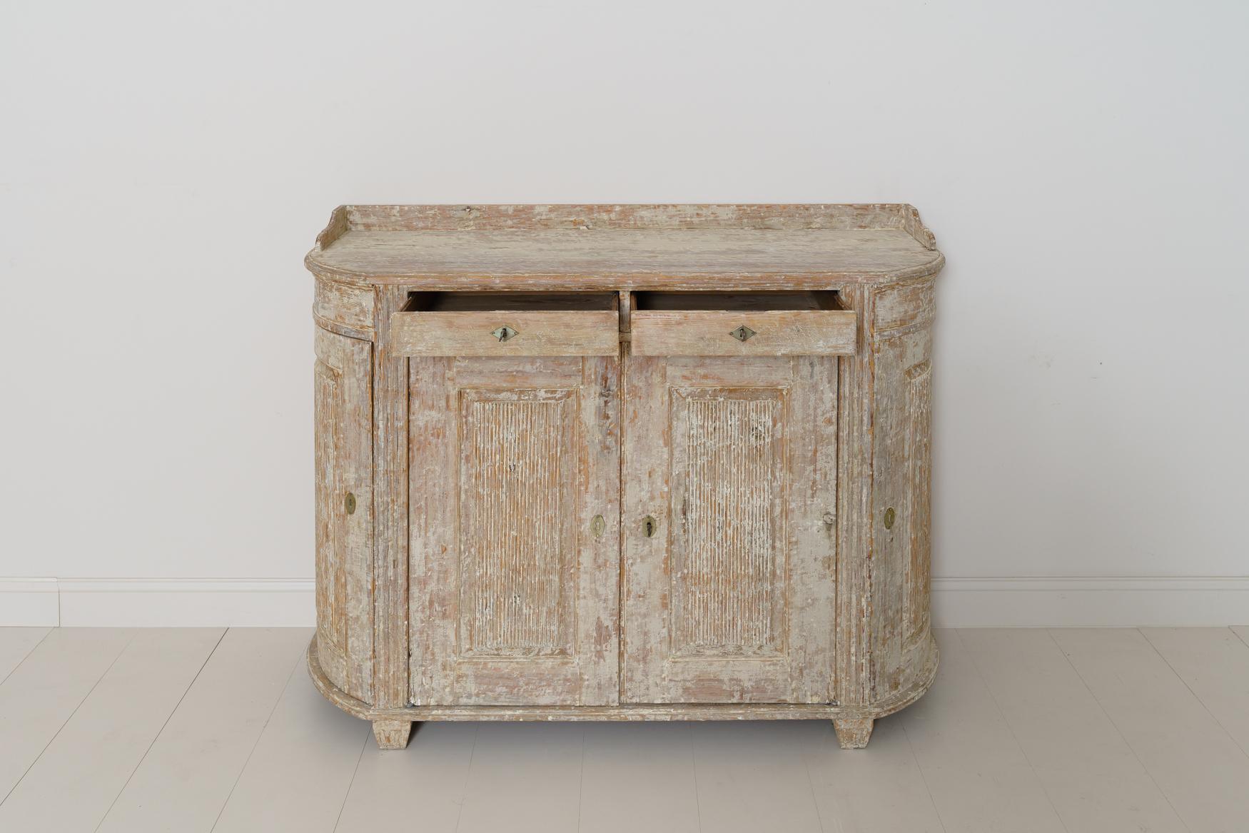 18th Century Swedish Gustavian Period Buffet In Original Paint with Reeded Doors 4