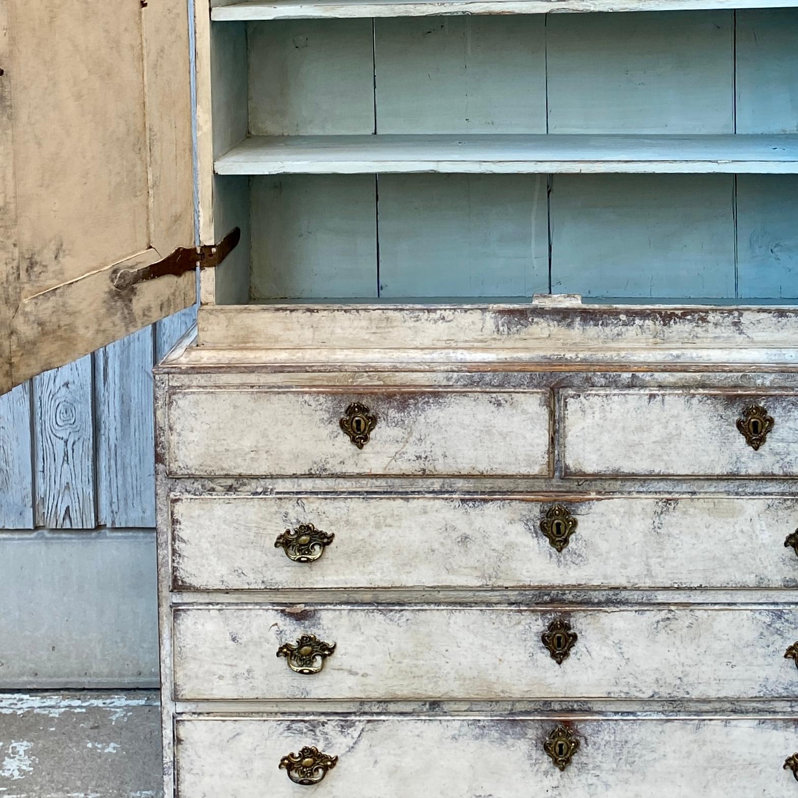18th Century Swedish Gustavian Period Gray Painted Cabinet For Sale 12
