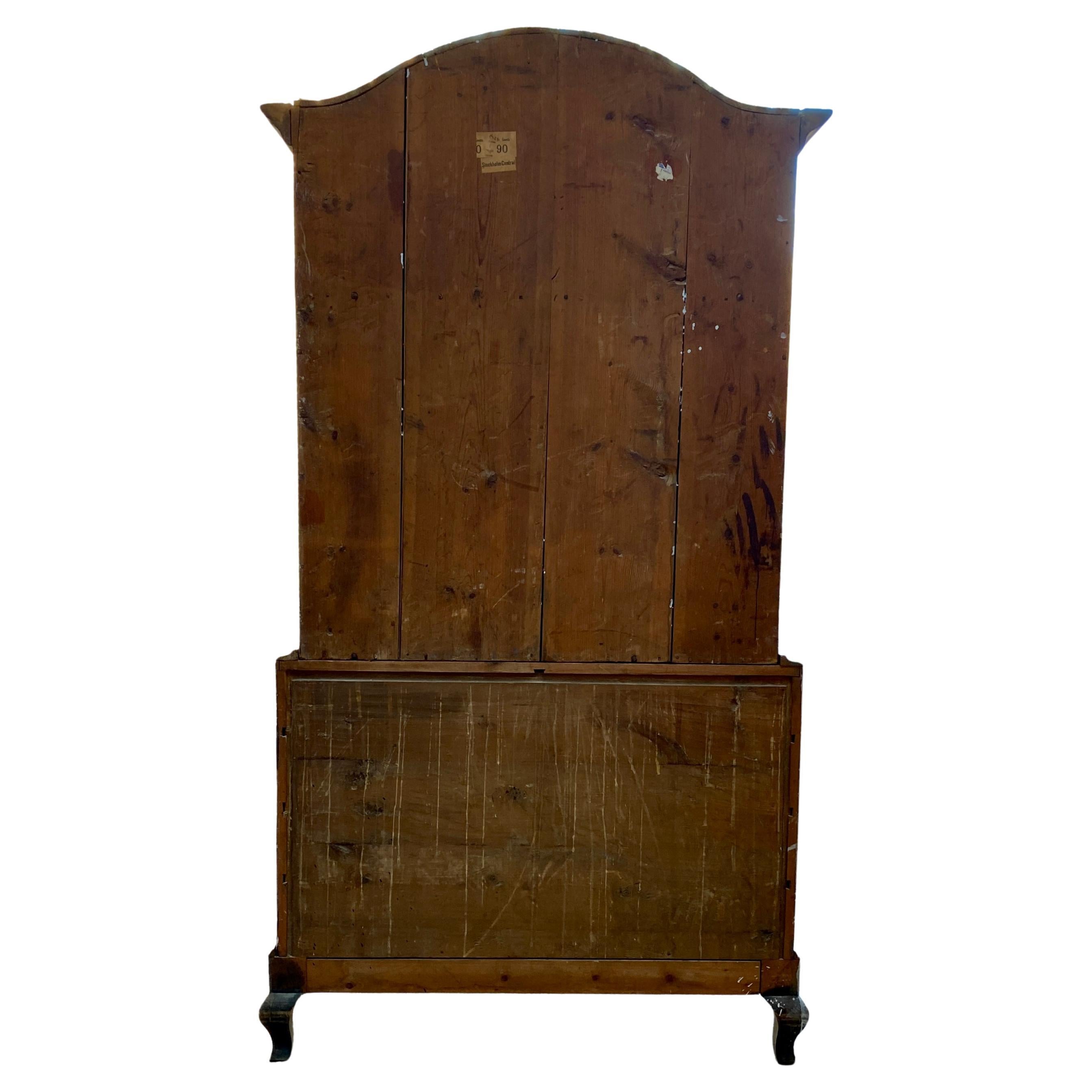18th Century Swedish Gustavian Period Gray Painted Cabinet For Sale 14