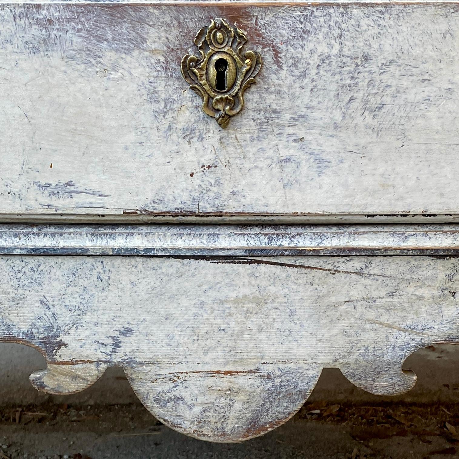 18th Century Swedish Gustavian Period Gray Painted Cabinet For Sale 4