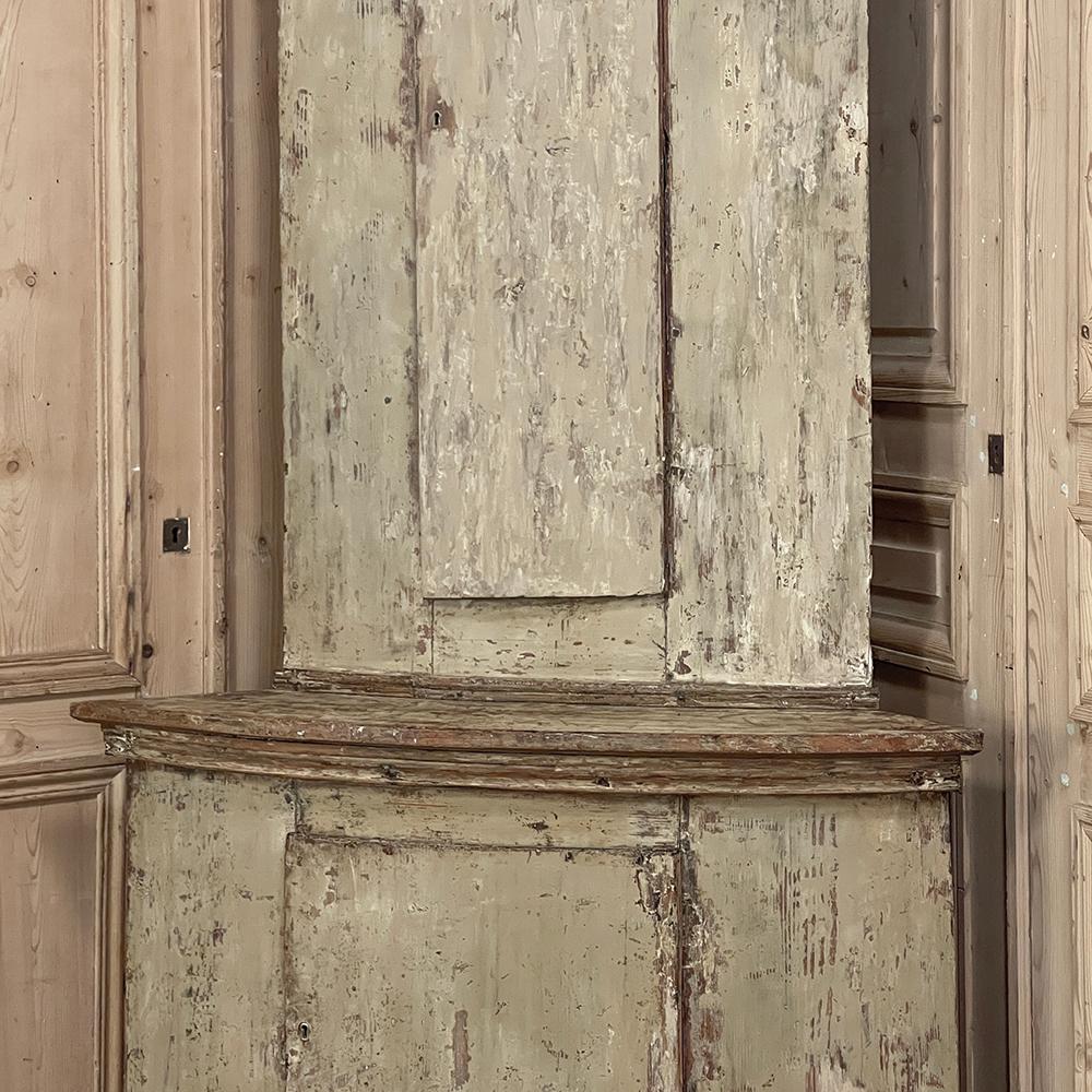18th Century Swedish Gustavian Period Painted Corner Cabinet For Sale 8