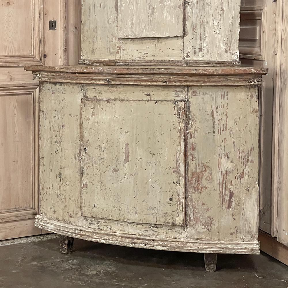 18th Century Swedish Gustavian Period Painted Corner Cabinet For Sale 9