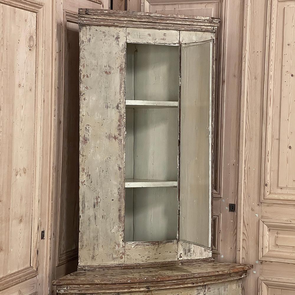 18th Century Swedish Gustavian Period Painted Corner Cabinet For Sale 1