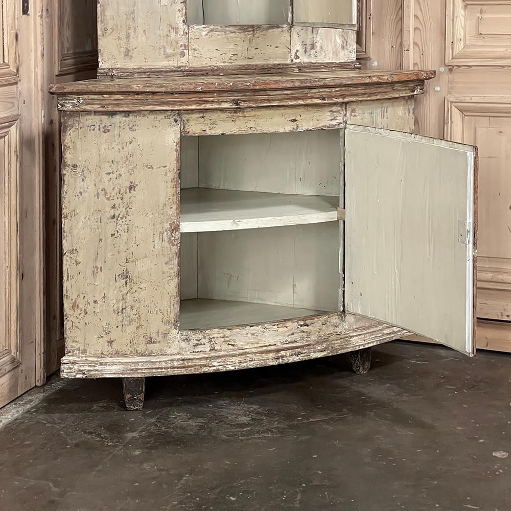 18th Century Swedish Gustavian Period Painted Corner Cabinet For Sale 2