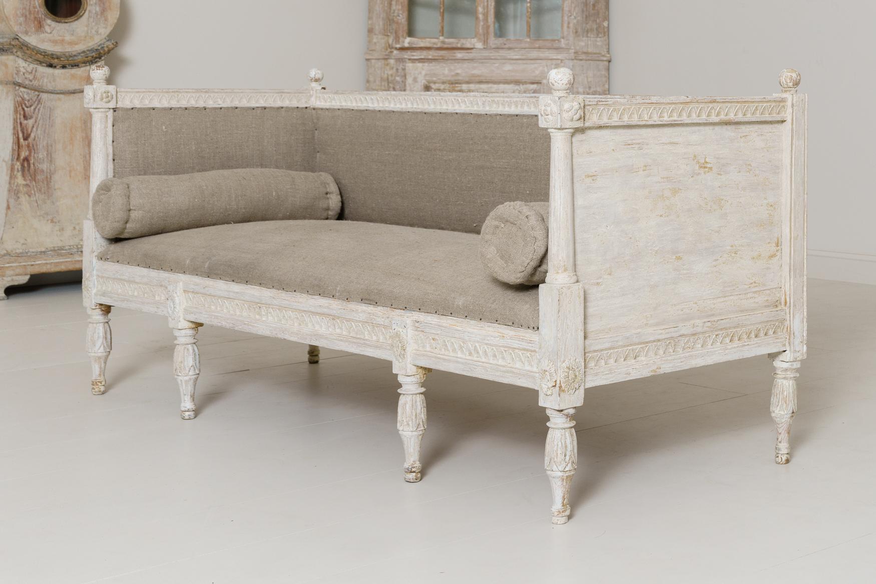 Hand-Carved 18th Century Swedish Gustavian Period Sofa Bench in Original Paint