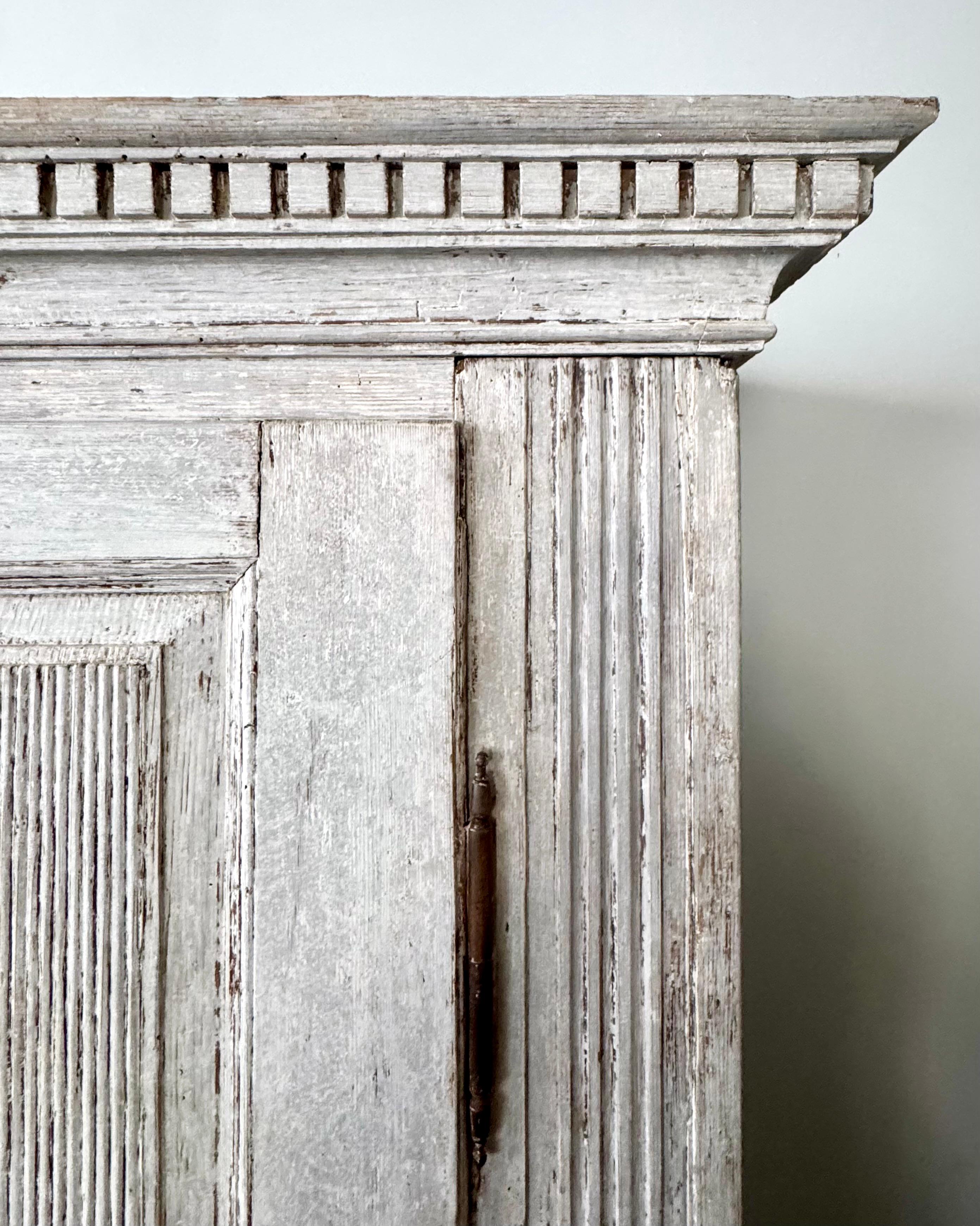 18th Century Swedish Gustavian Period Wardrobe/Armoire 4