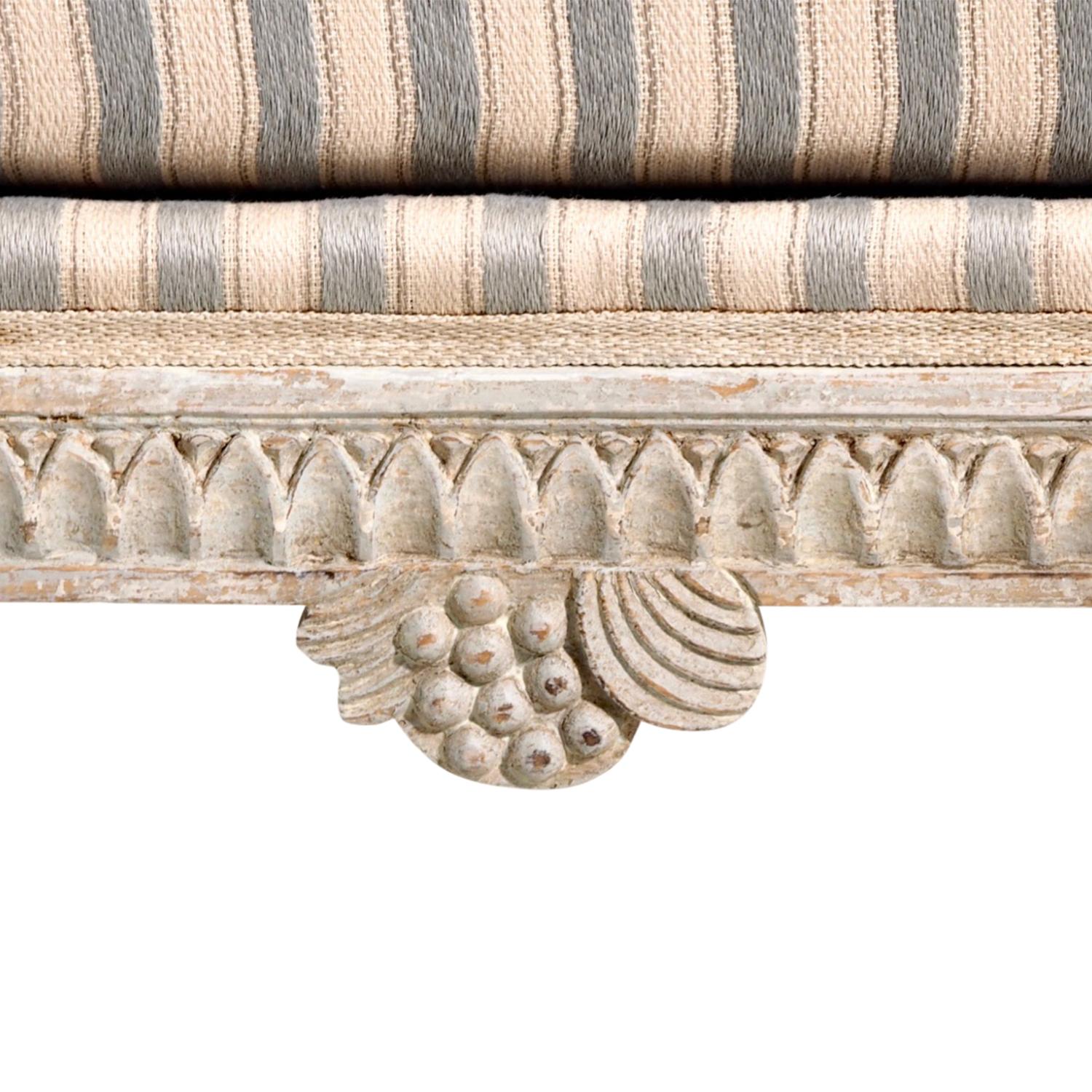 18th Century Swedish Gustavian Pine Bench - Antique Daybed Attributed to Lindome For Sale 1