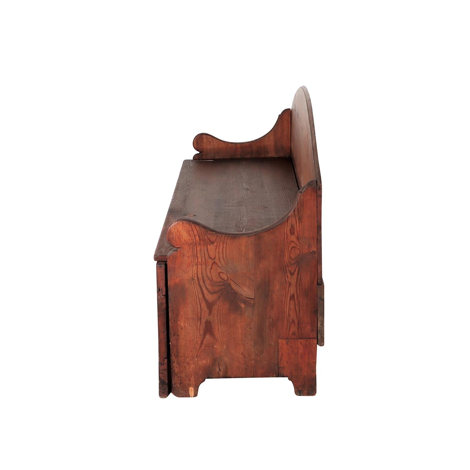 Suédois Banc d'entrée gustavien suédois en pin du 18ème siècle - canapé scandinave ancien en bois en vente