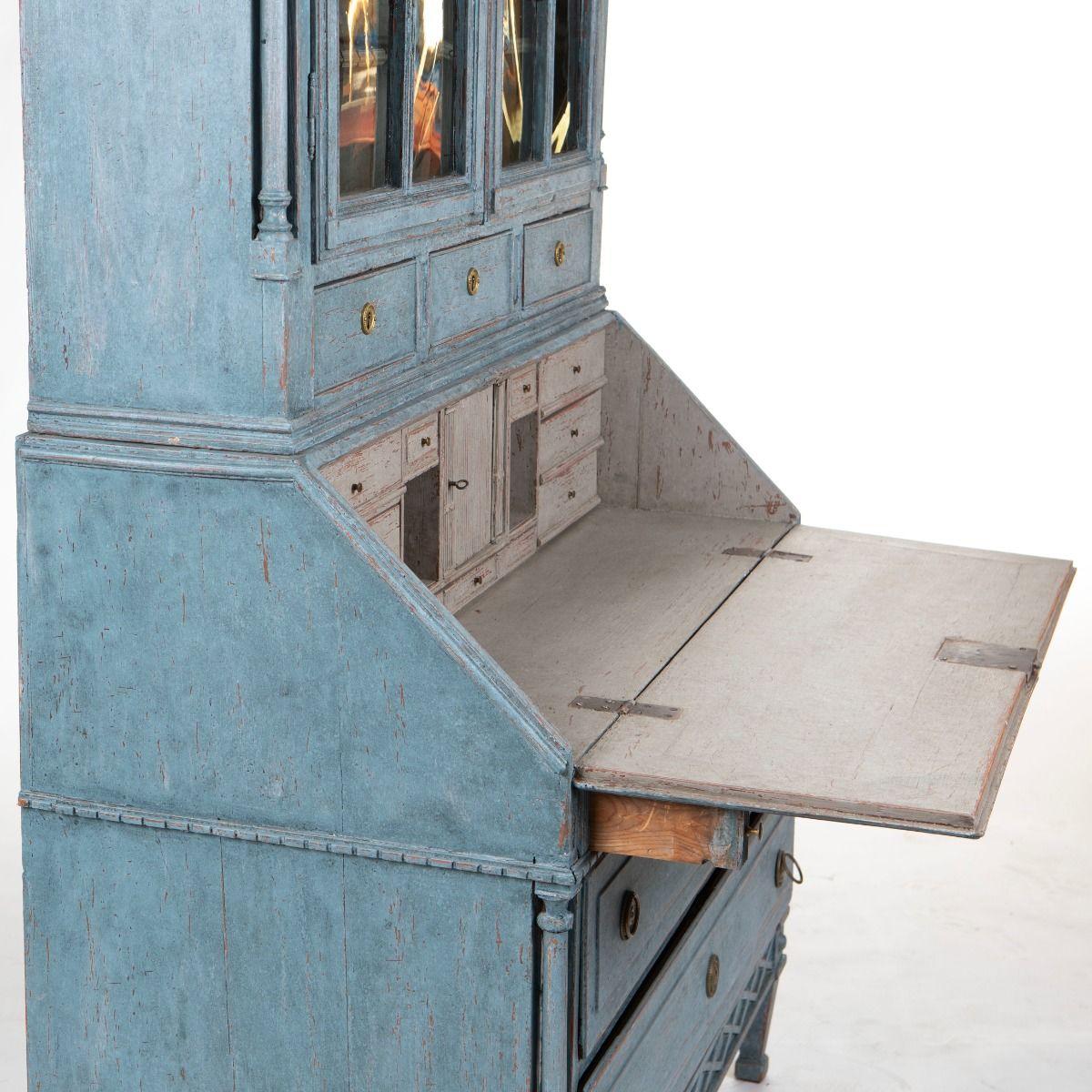 18th Century Swedish Gustavian Secretary in Blue Painted Pine For Sale 8