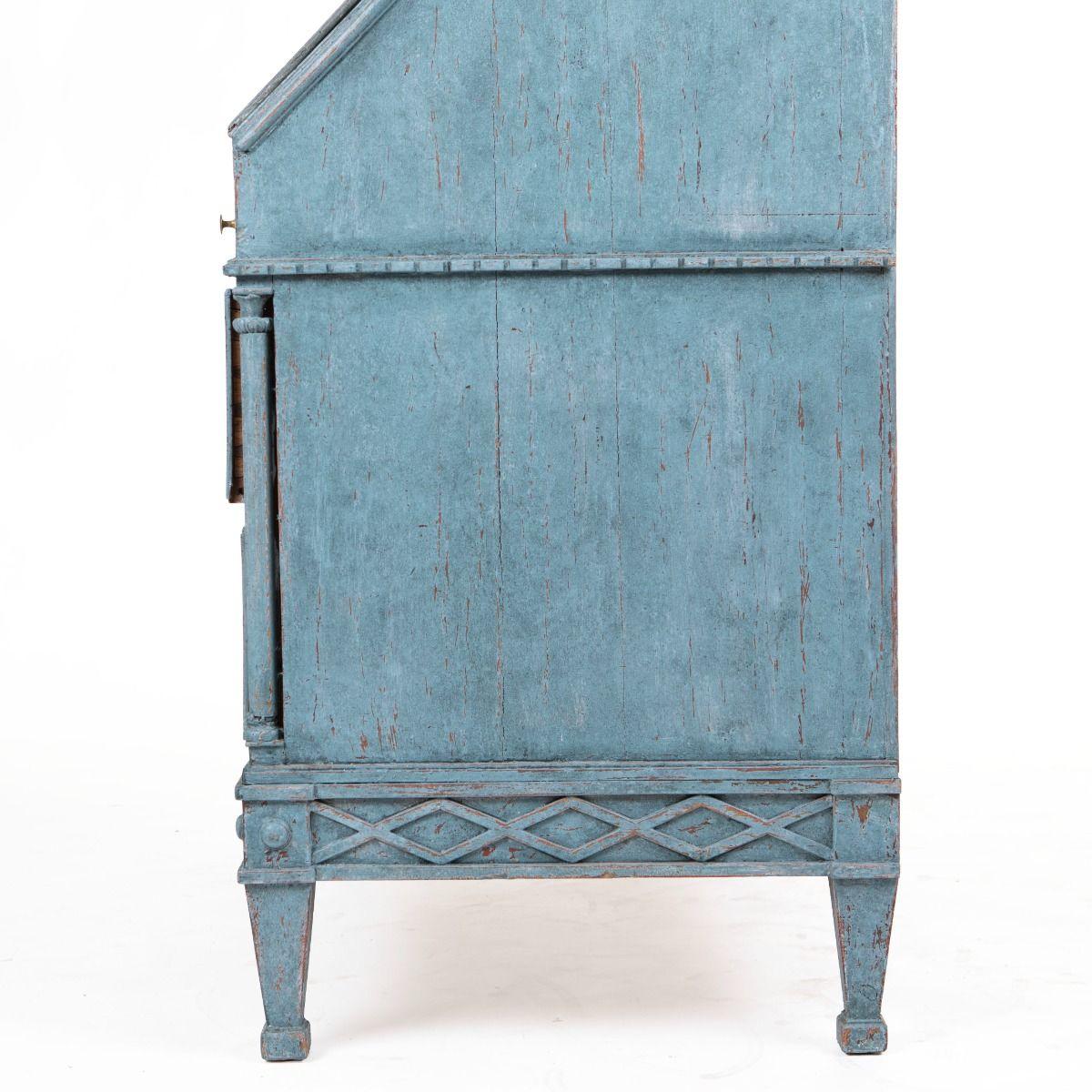18th Century Swedish Gustavian Secretary in Blue Painted Pine For Sale 14