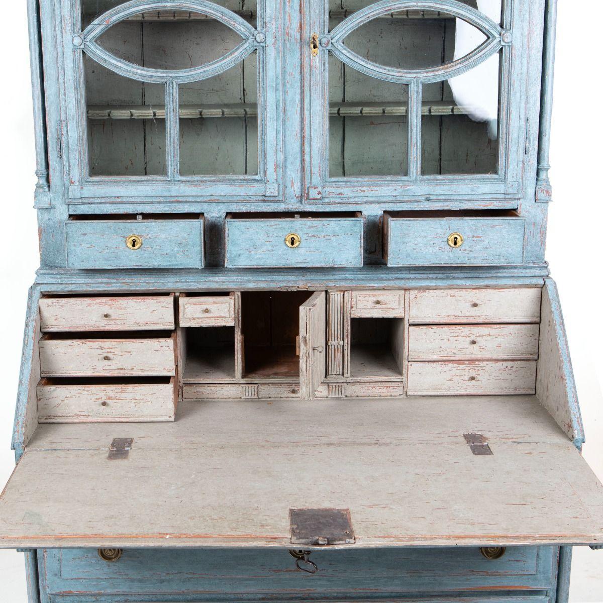 18th Century Swedish Gustavian Secretary in Blue Painted Pine For Sale 1