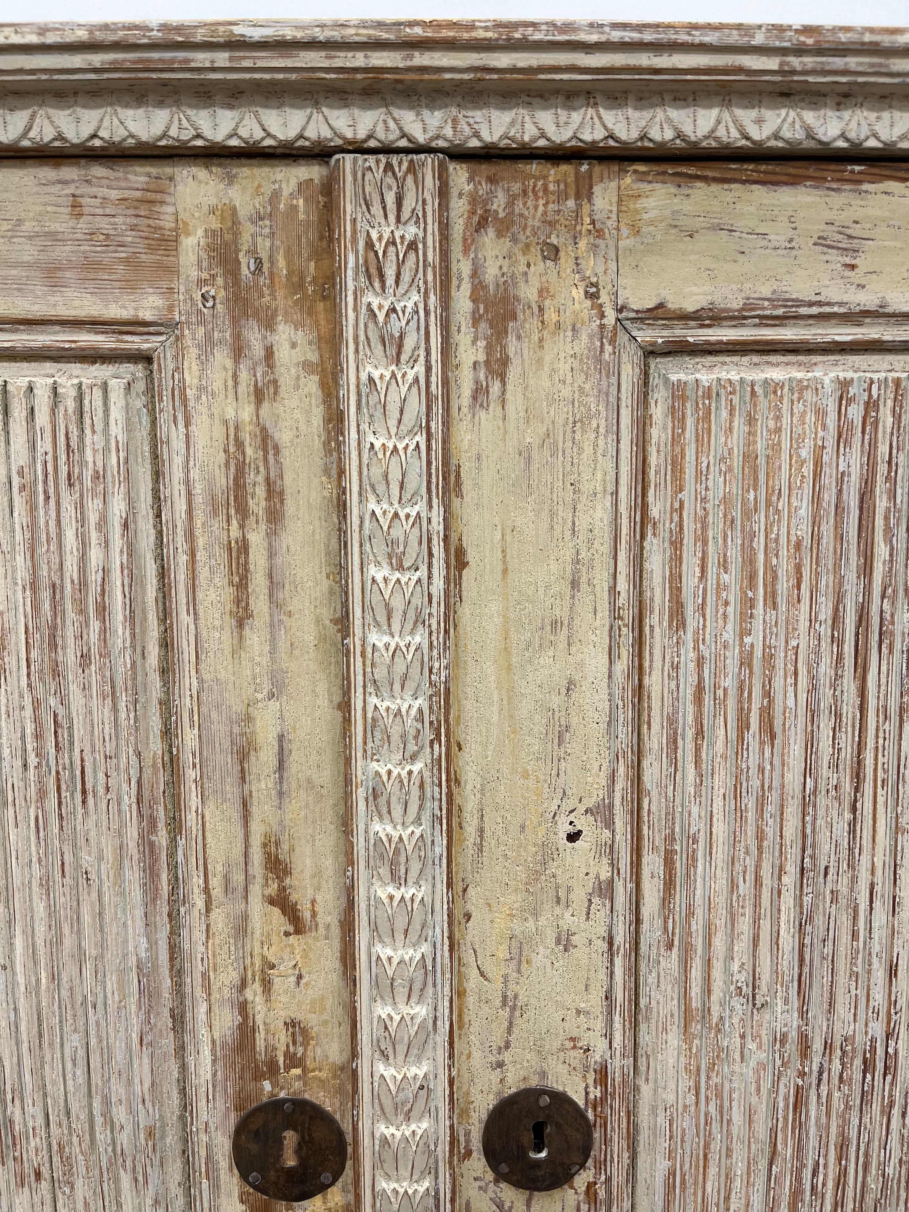 Schwedisches Gustavianisches Sideboard aus dem 18. im Zustand „Gut“ im Angebot in Huntington, NY