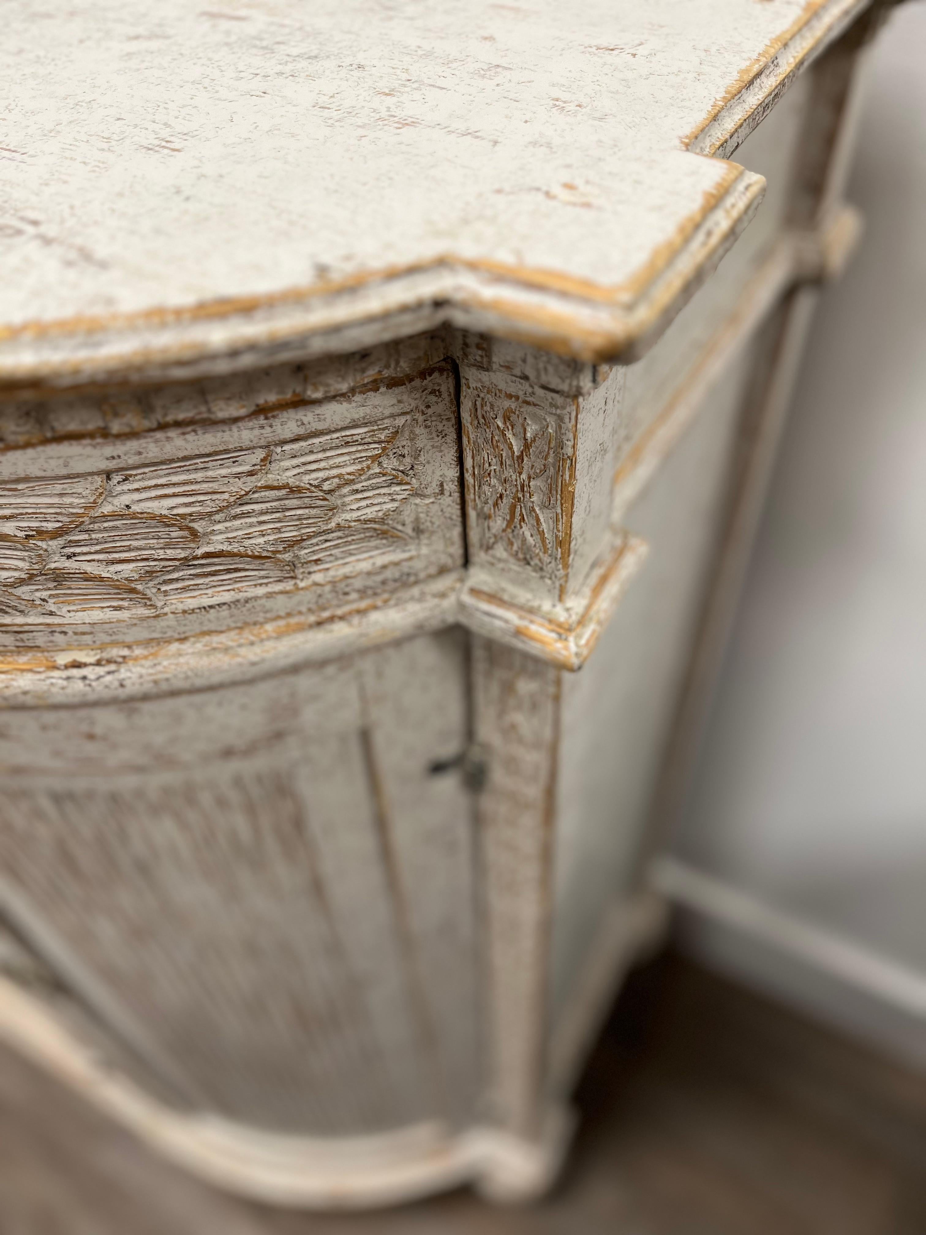 18th Century Swedish Gustavian Sideboard For Sale 2