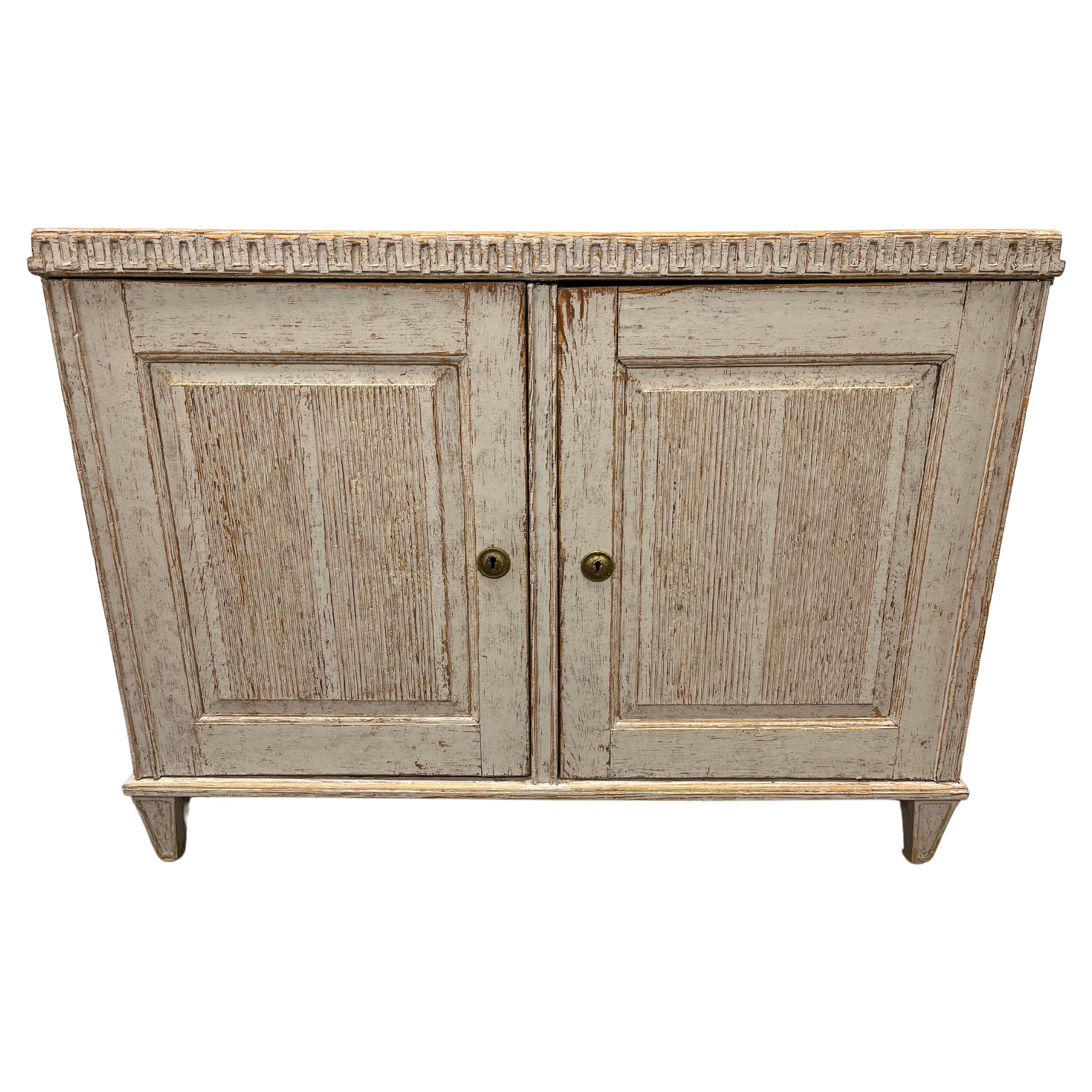 Credenza svedese gustaviana del XVIII secolo