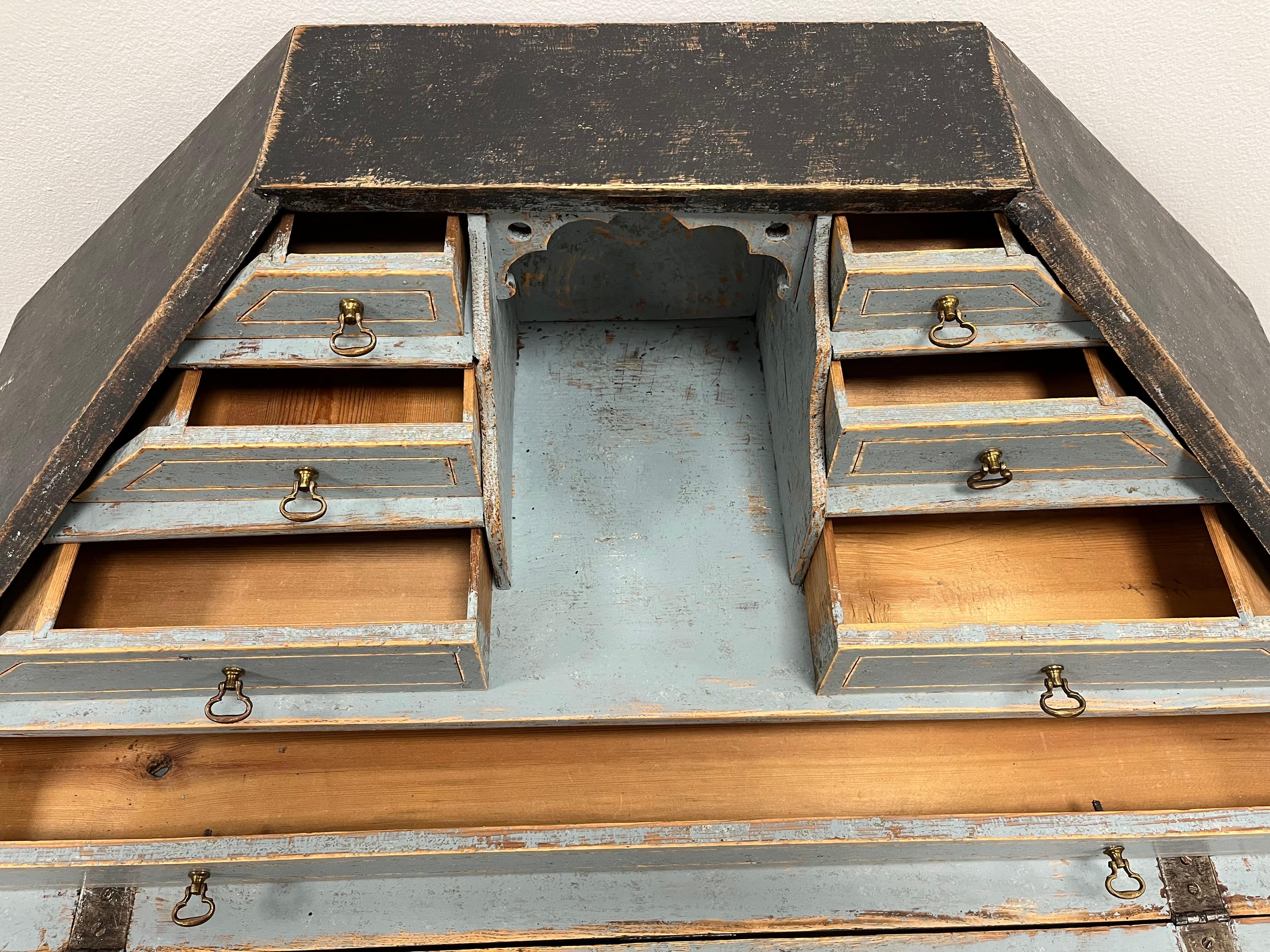 18th Century Swedish Gustavian Slant Front Desk For Sale 5