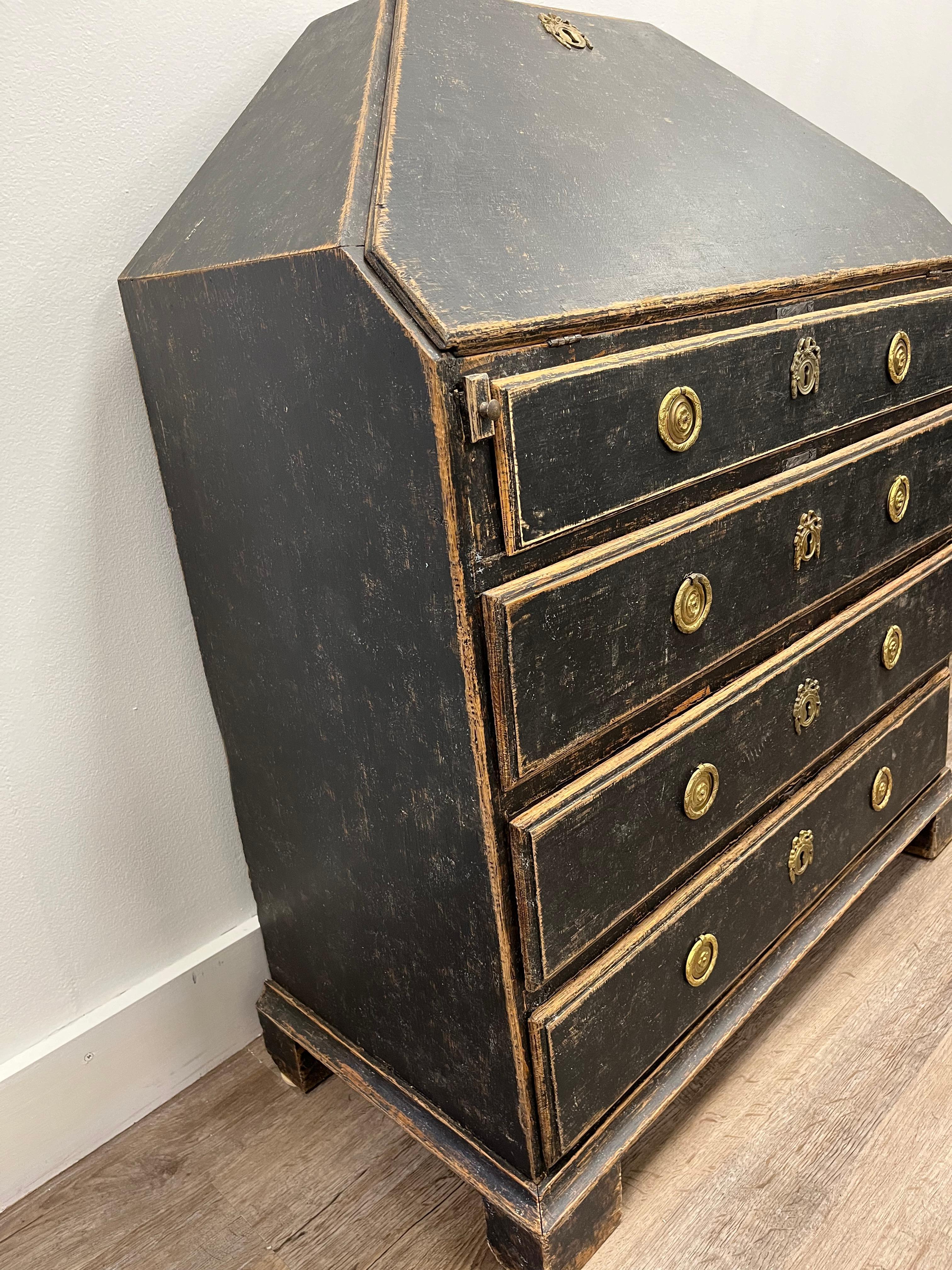 Hand-Carved 18th Century Swedish Gustavian Slant Front Desk For Sale