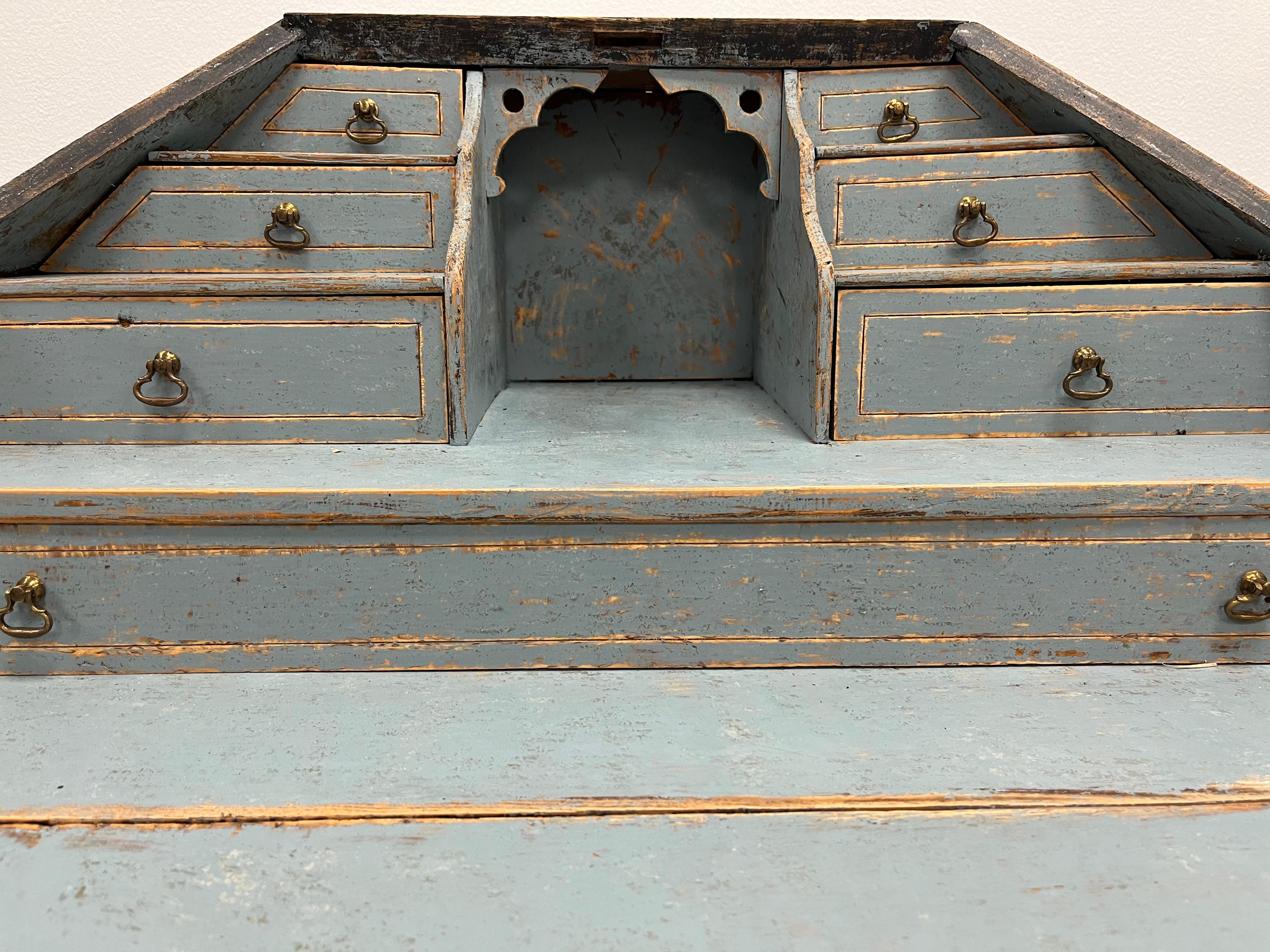 18th Century Swedish Gustavian Slant Front Desk For Sale 3