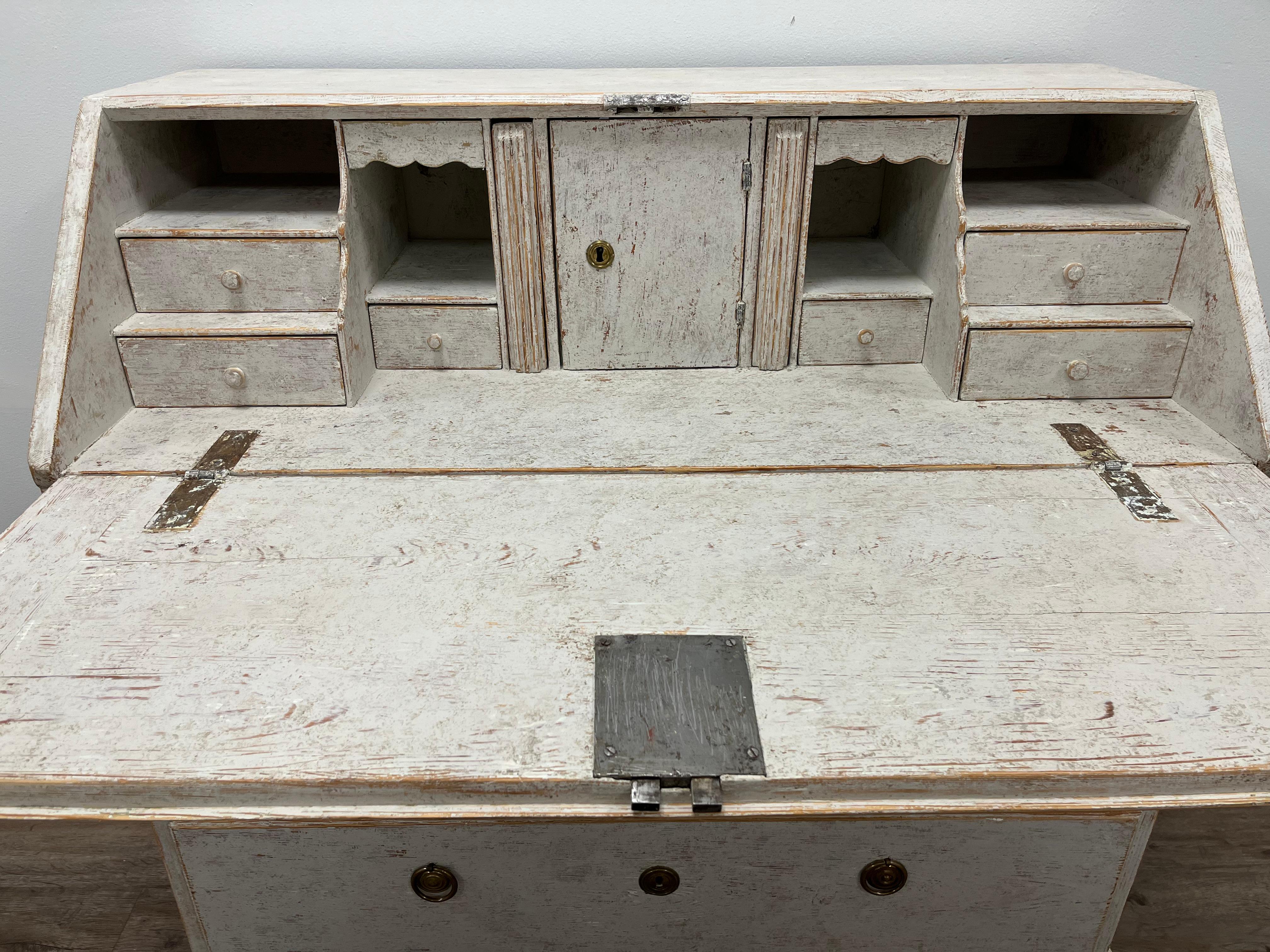 18th Century Swedish Gustavian Slant Front Desk For Sale 4