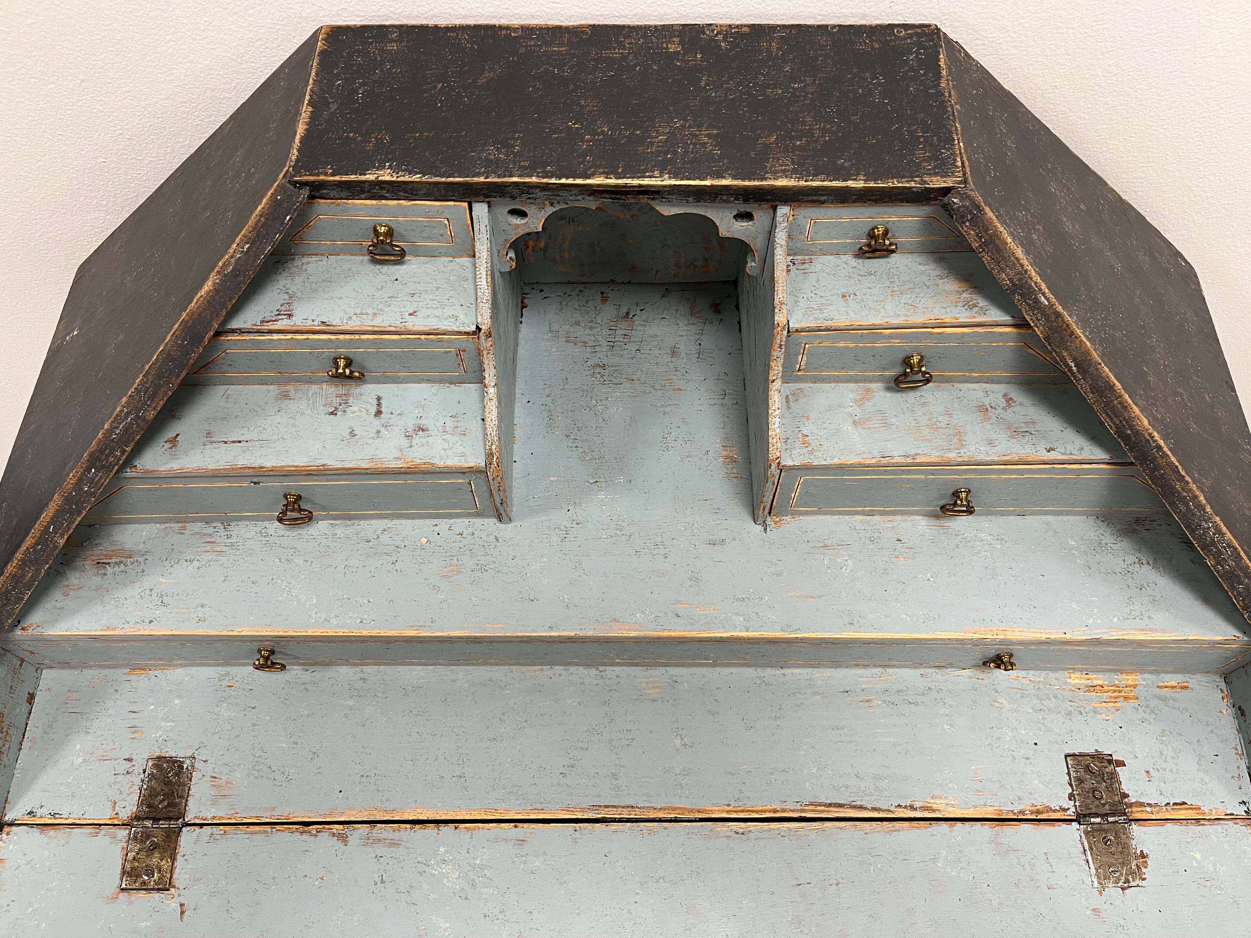 18th Century Swedish Gustavian Slant Front Desk For Sale 4