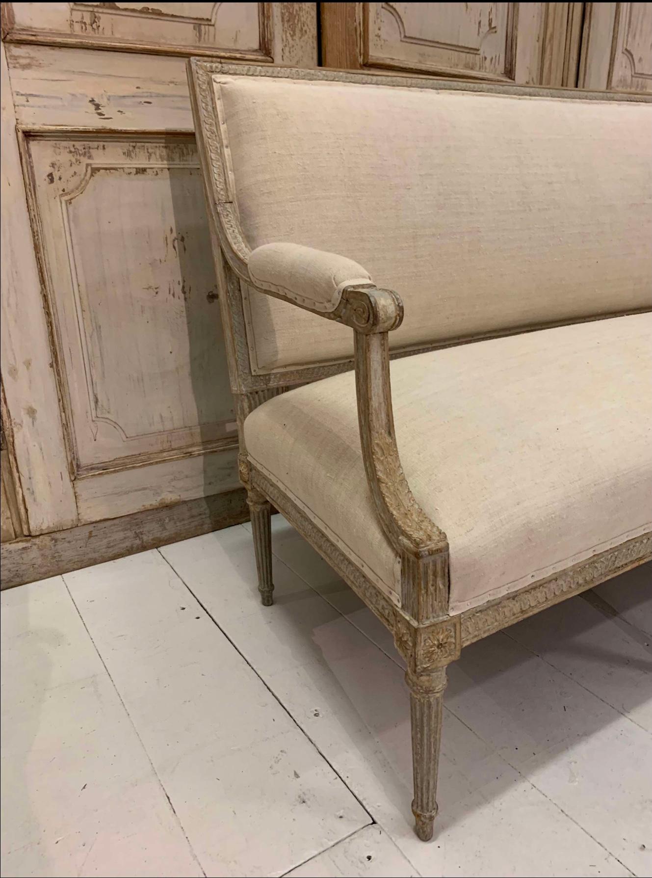 18th century Swedish Gustavian sofa original paint upholstered in French linen 4