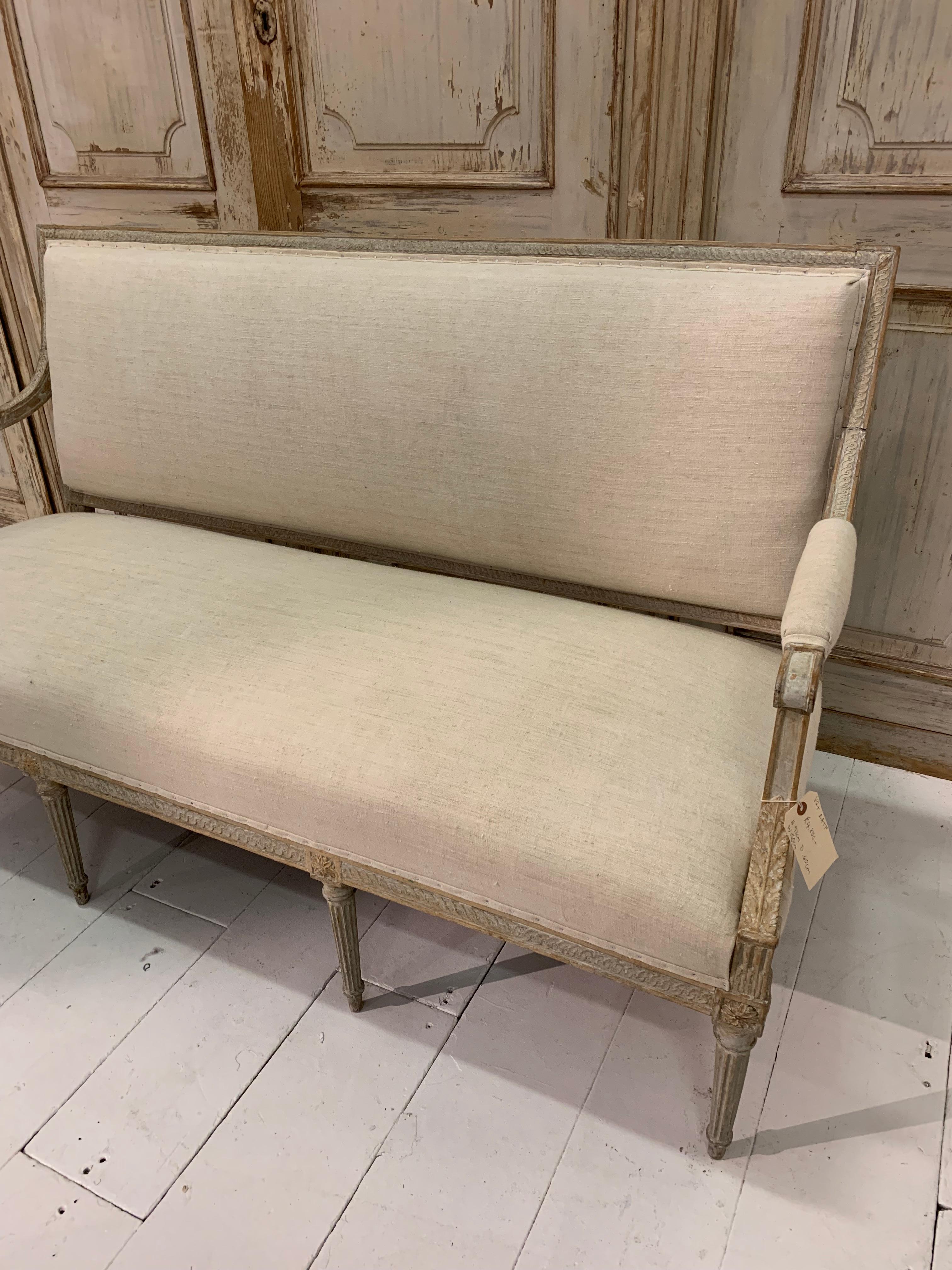 Hand-Carved 18th Century Swedish Gustavian Sofa Original Paint in Vintage French Linen For Sale