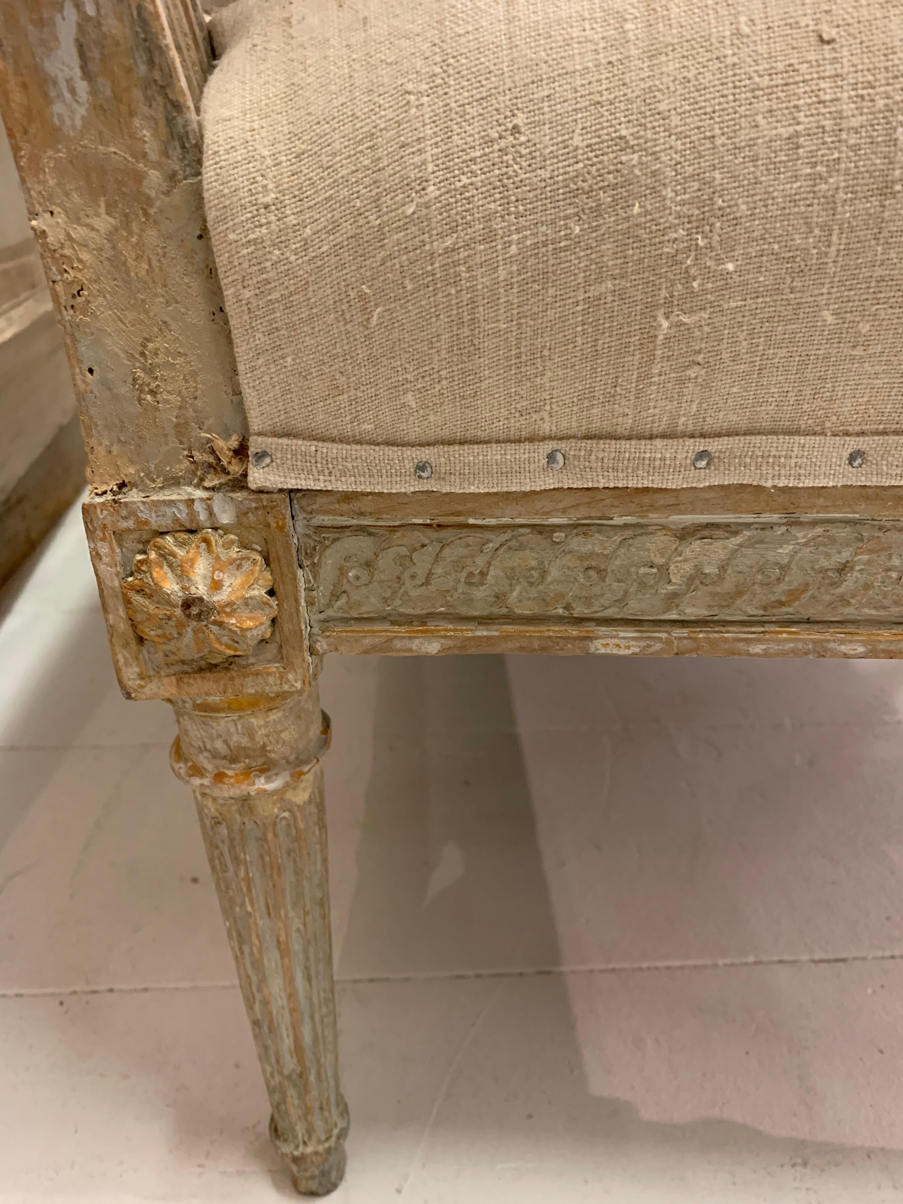 18th Century Swedish Gustavian Sofa Original Paint in Vintage French Linen For Sale 2
