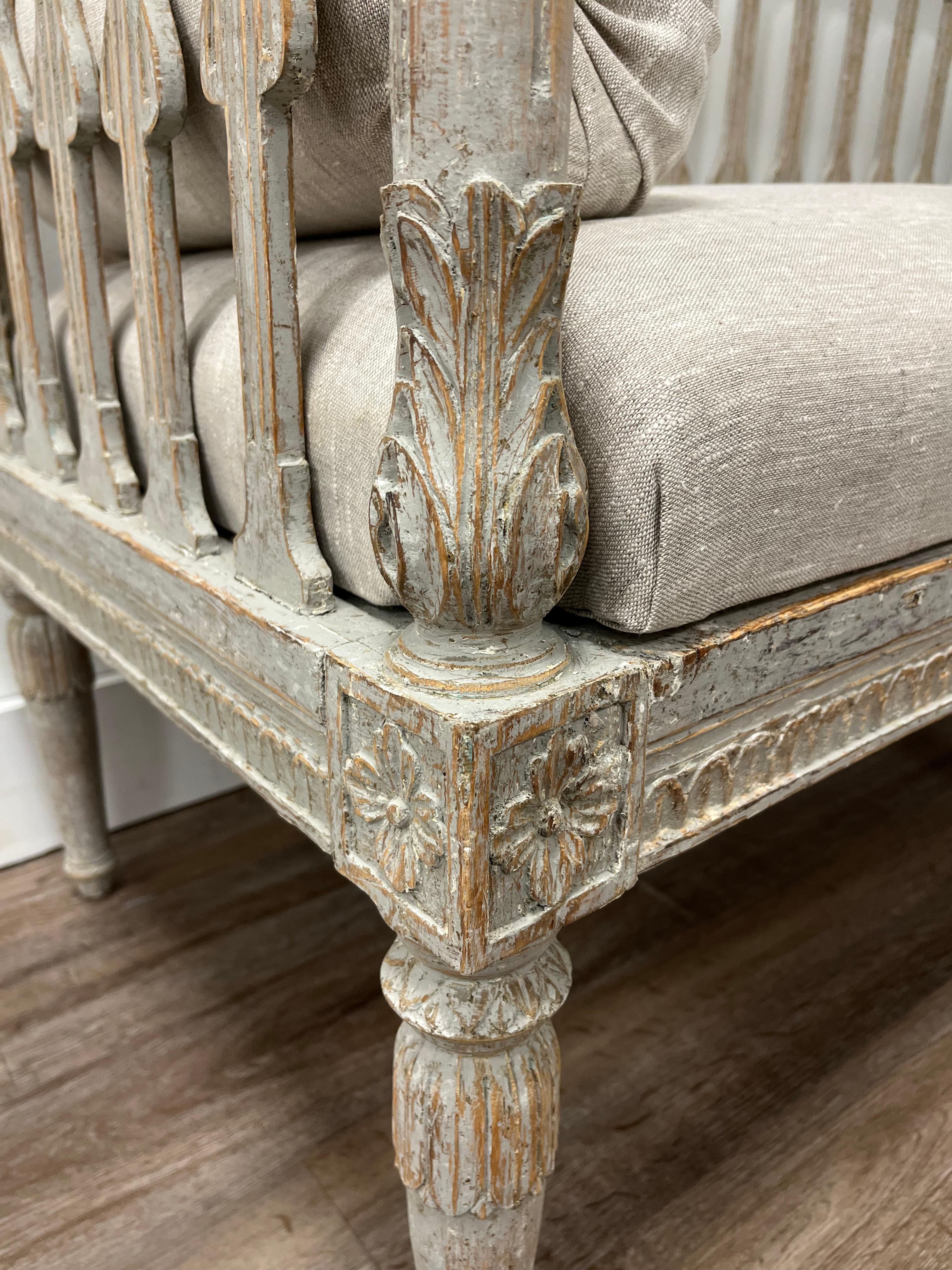 Suédois Settee gustavienne suédoise du 18ème siècle en vente