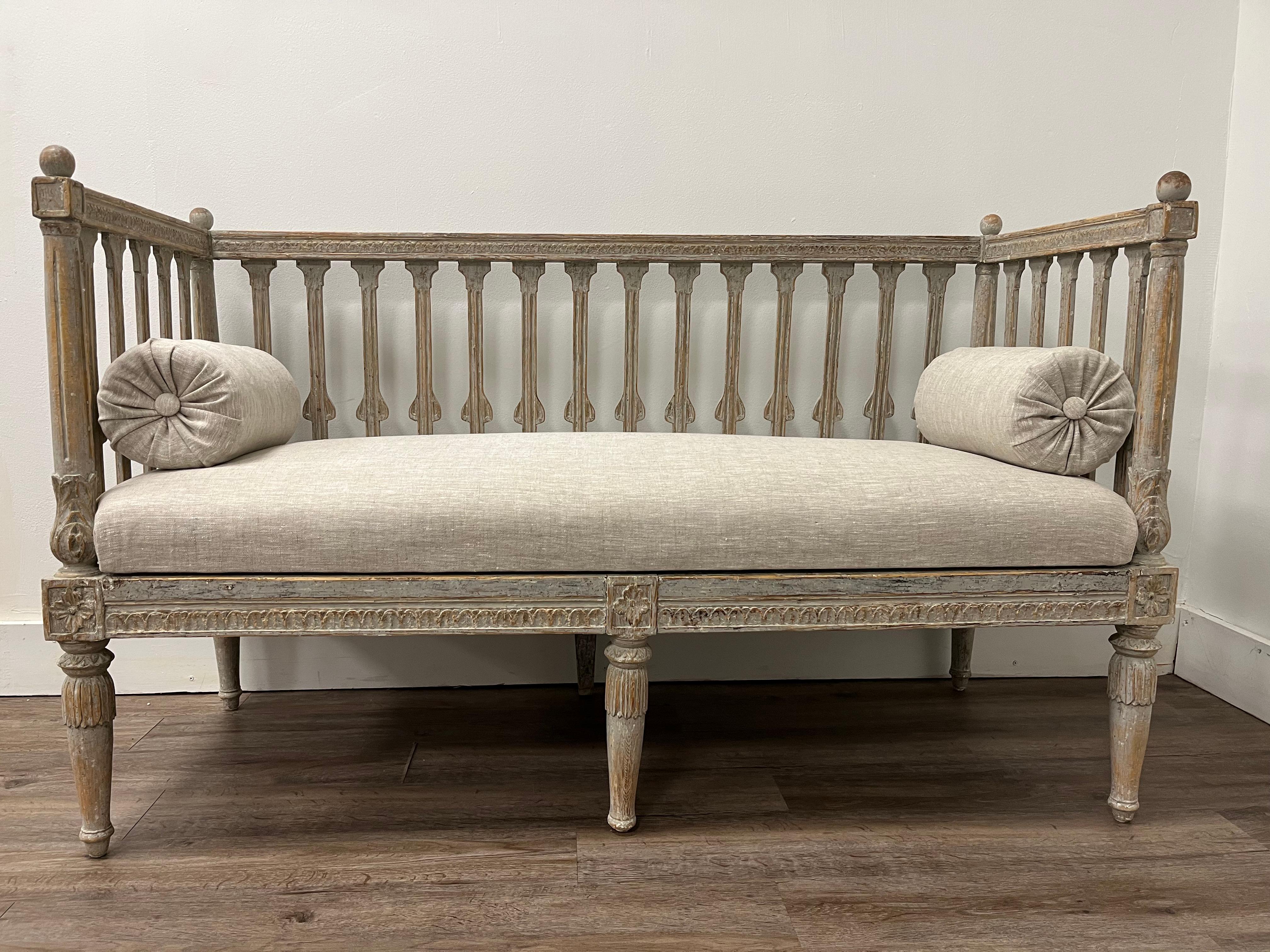 XVIIIe siècle Settee gustavienne suédoise du 18ème siècle en vente