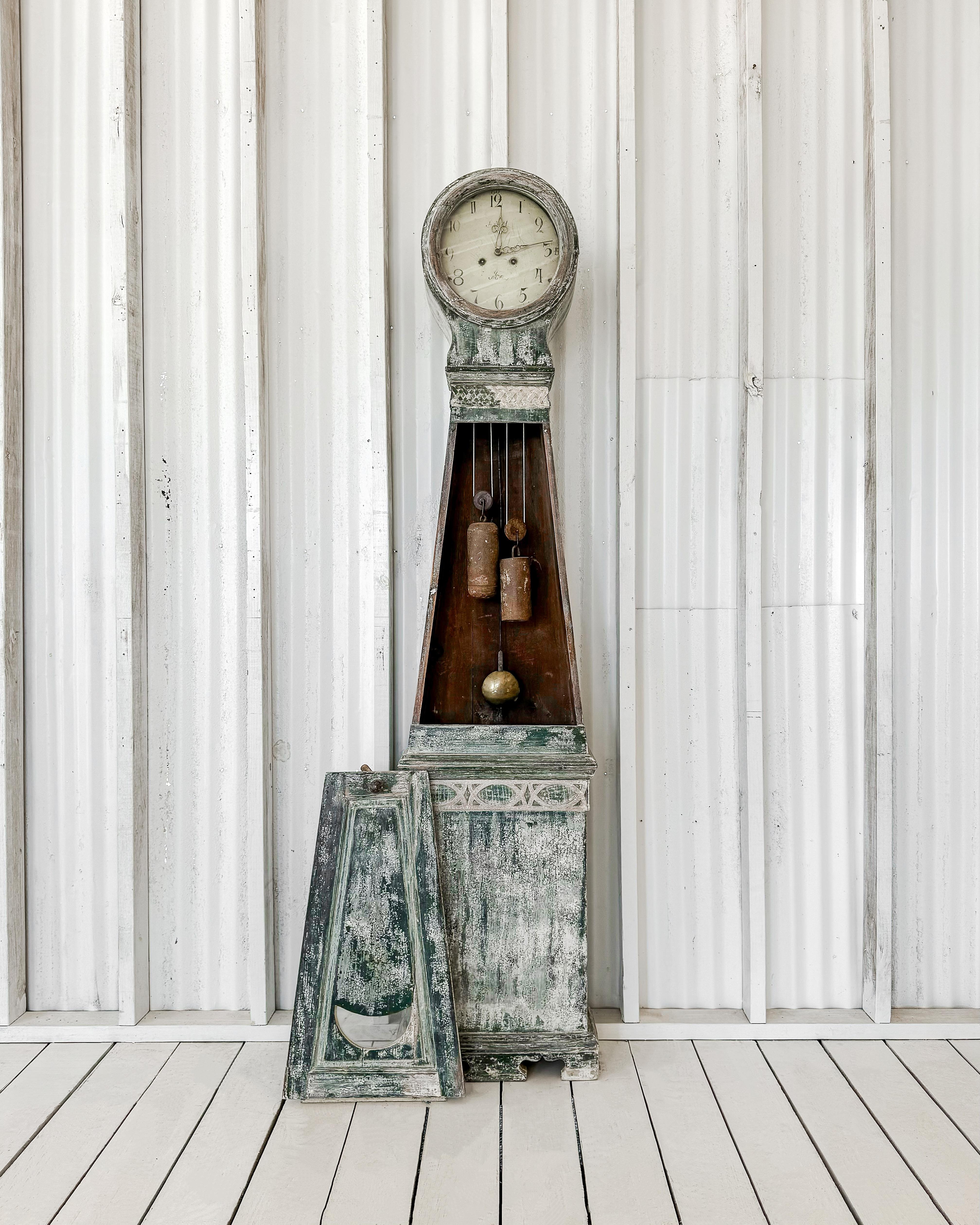 18th Century Swedish Gustavian Tall Case Closk For Sale 11