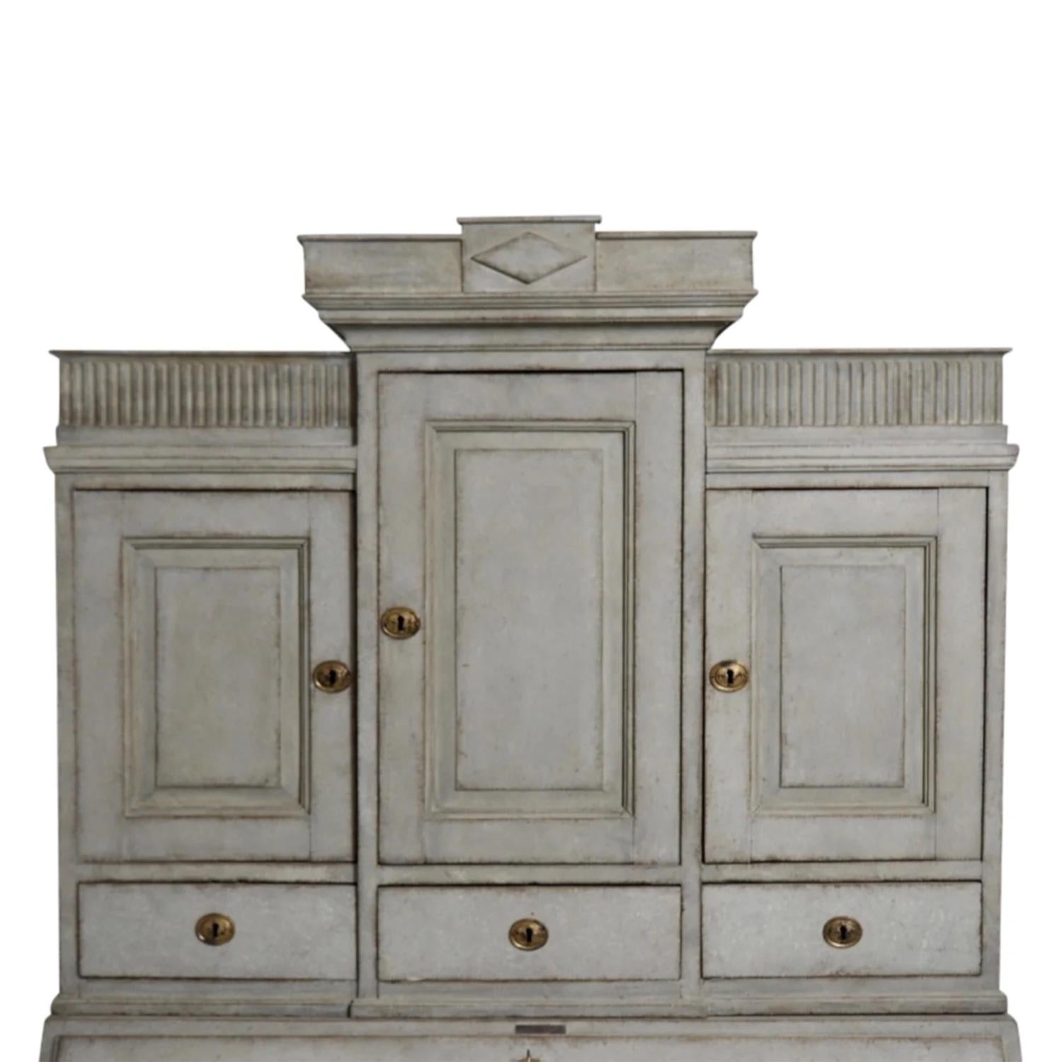 18th Century Swedish Gustavian Three Part Pine Bureau, Scandinavian Secretaire In Good Condition In West Palm Beach, FL
