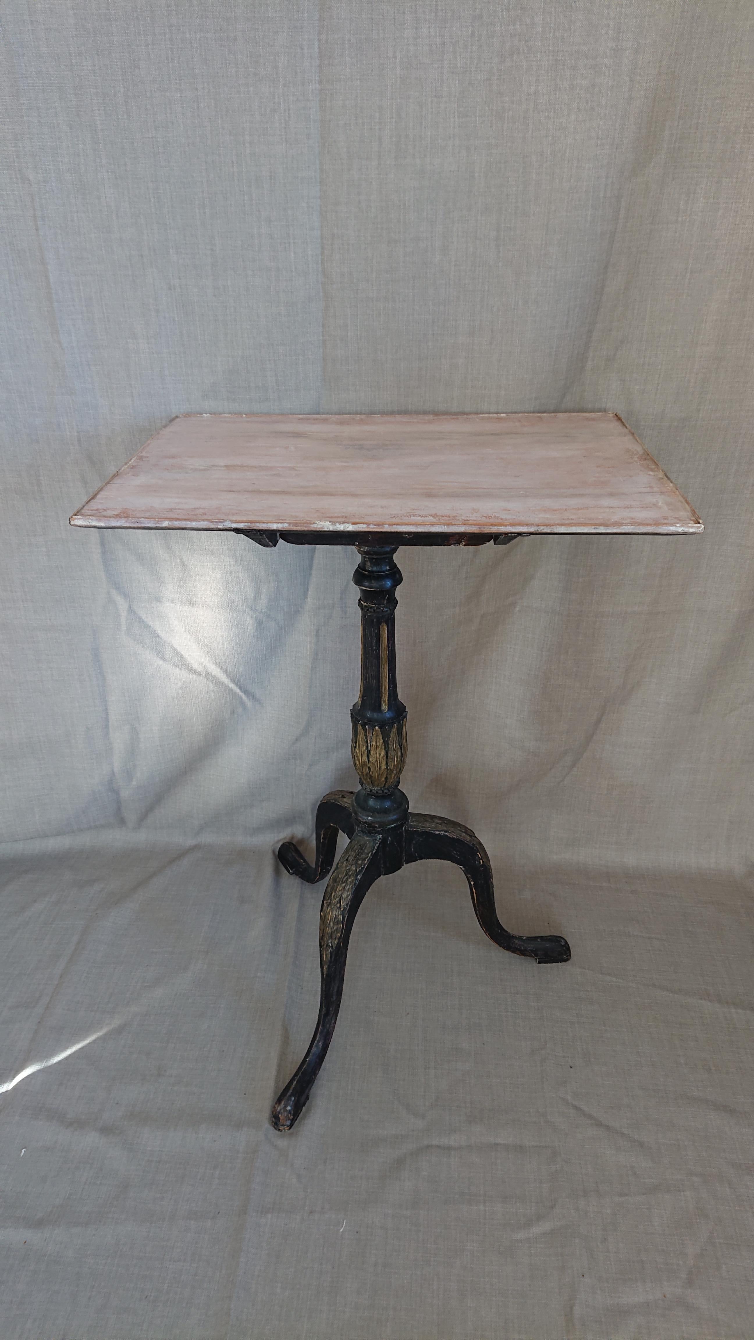 18th Century Swedish Gustavian Tilt Top Table with Original Paint For Sale 5