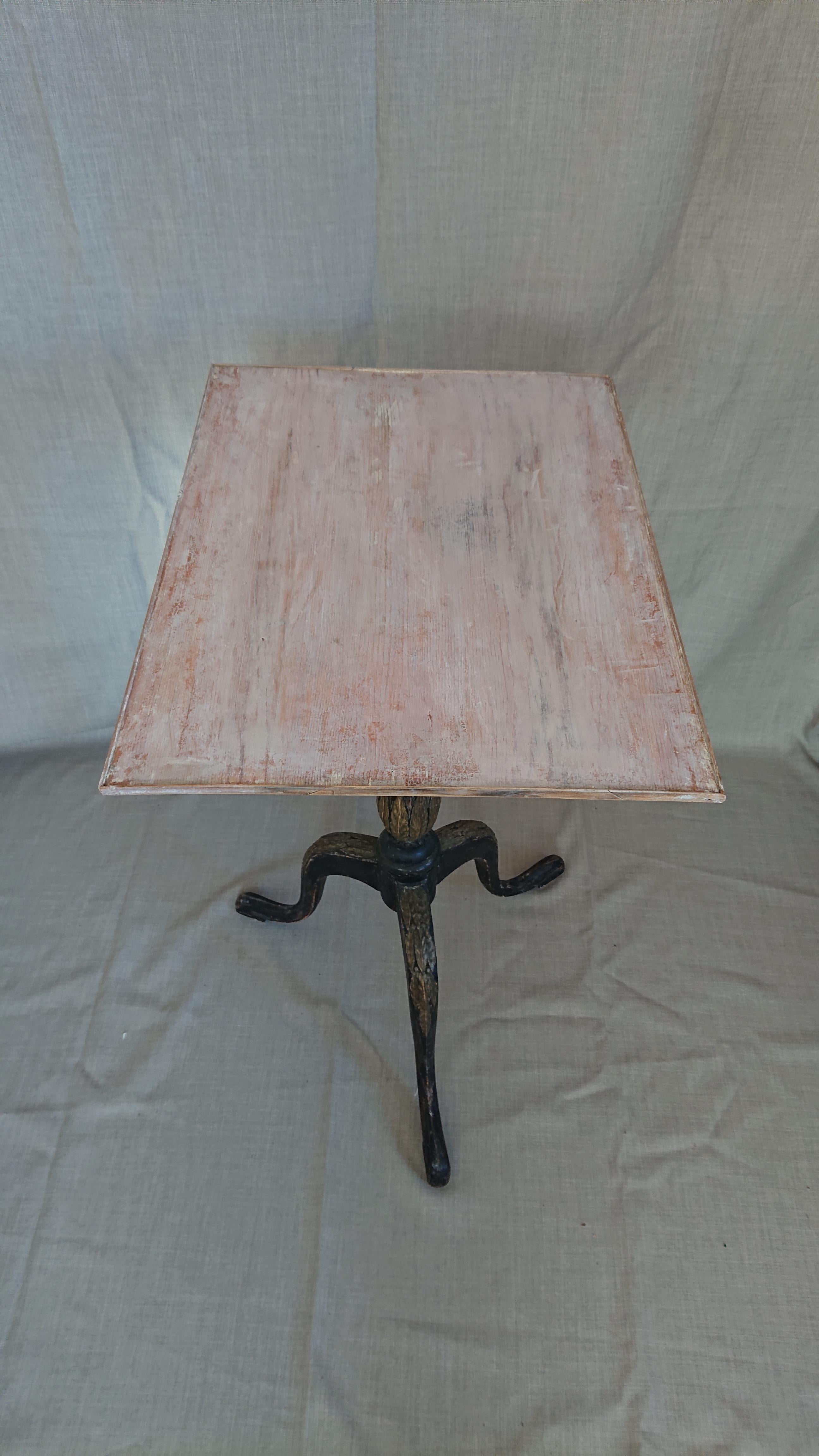 18th Century Swedish Gustavian Tilt Top Table with Original Paint For Sale 6