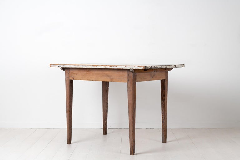 Hand-Crafted 18th Century Swedish Gustavian Writing Table For Sale