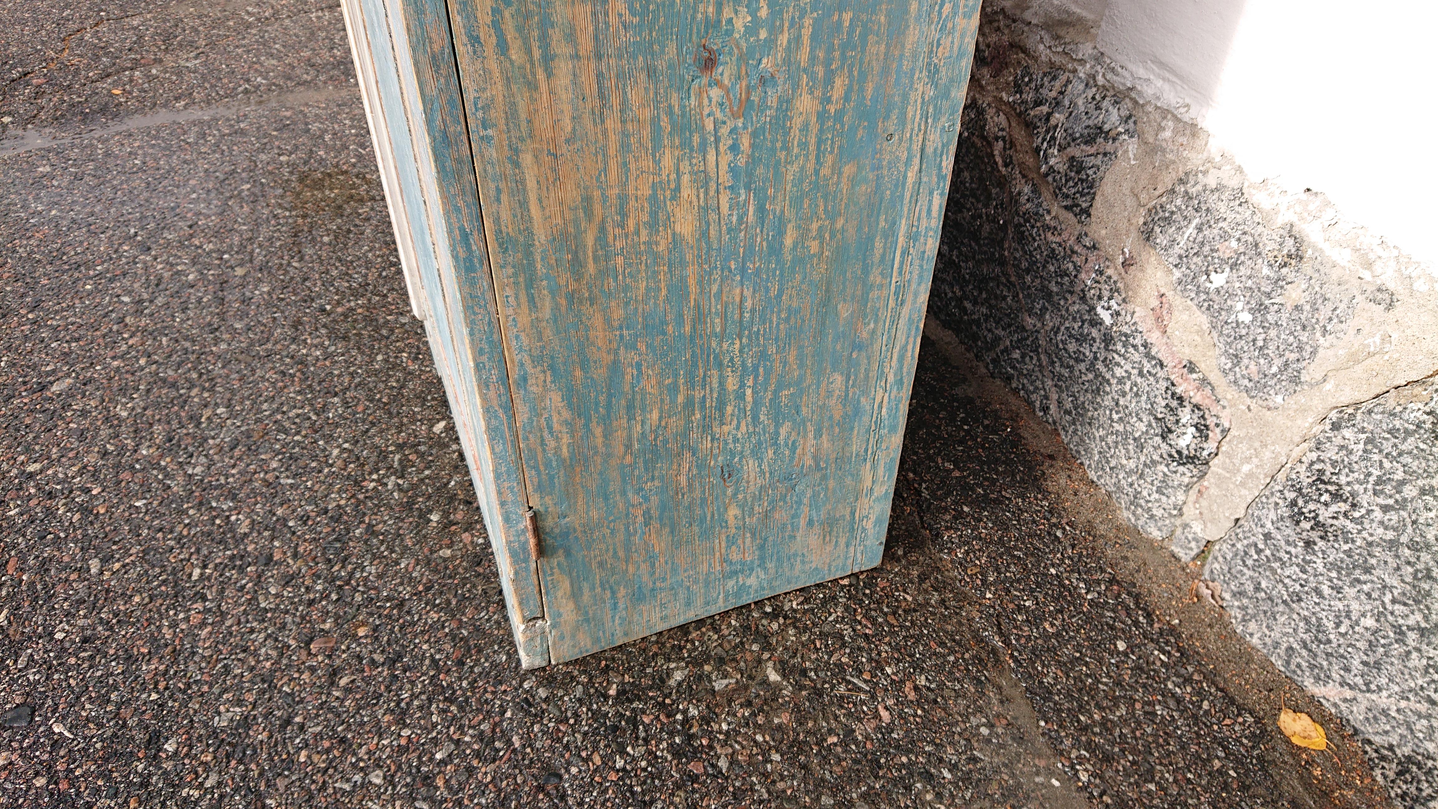 18th Century Swedish Late Baroque Cabinet with Original Paint Northern Sweden For Sale 6