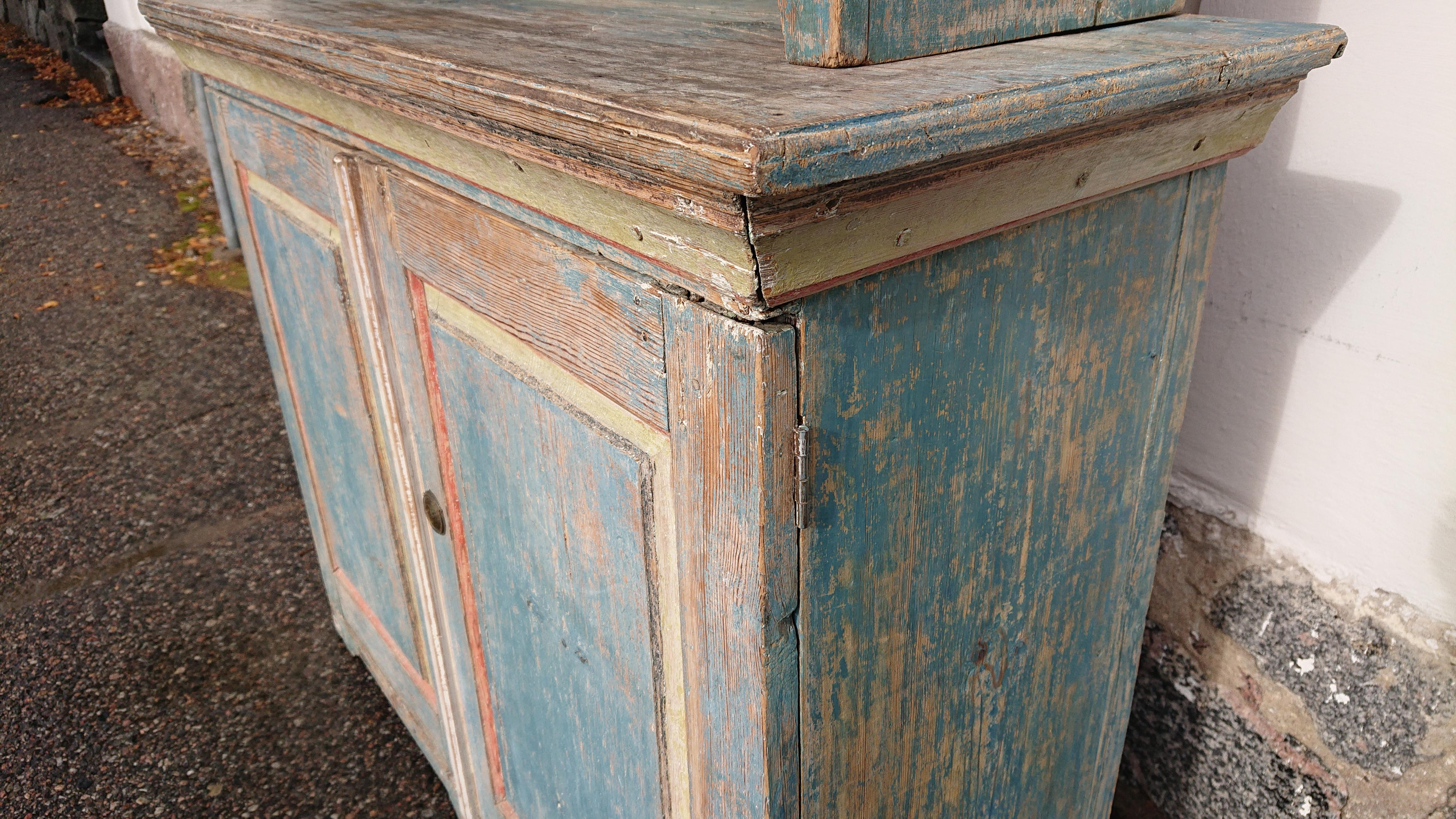 18th Century Swedish Late Baroque Cabinet with Original Paint Northern Sweden For Sale 7