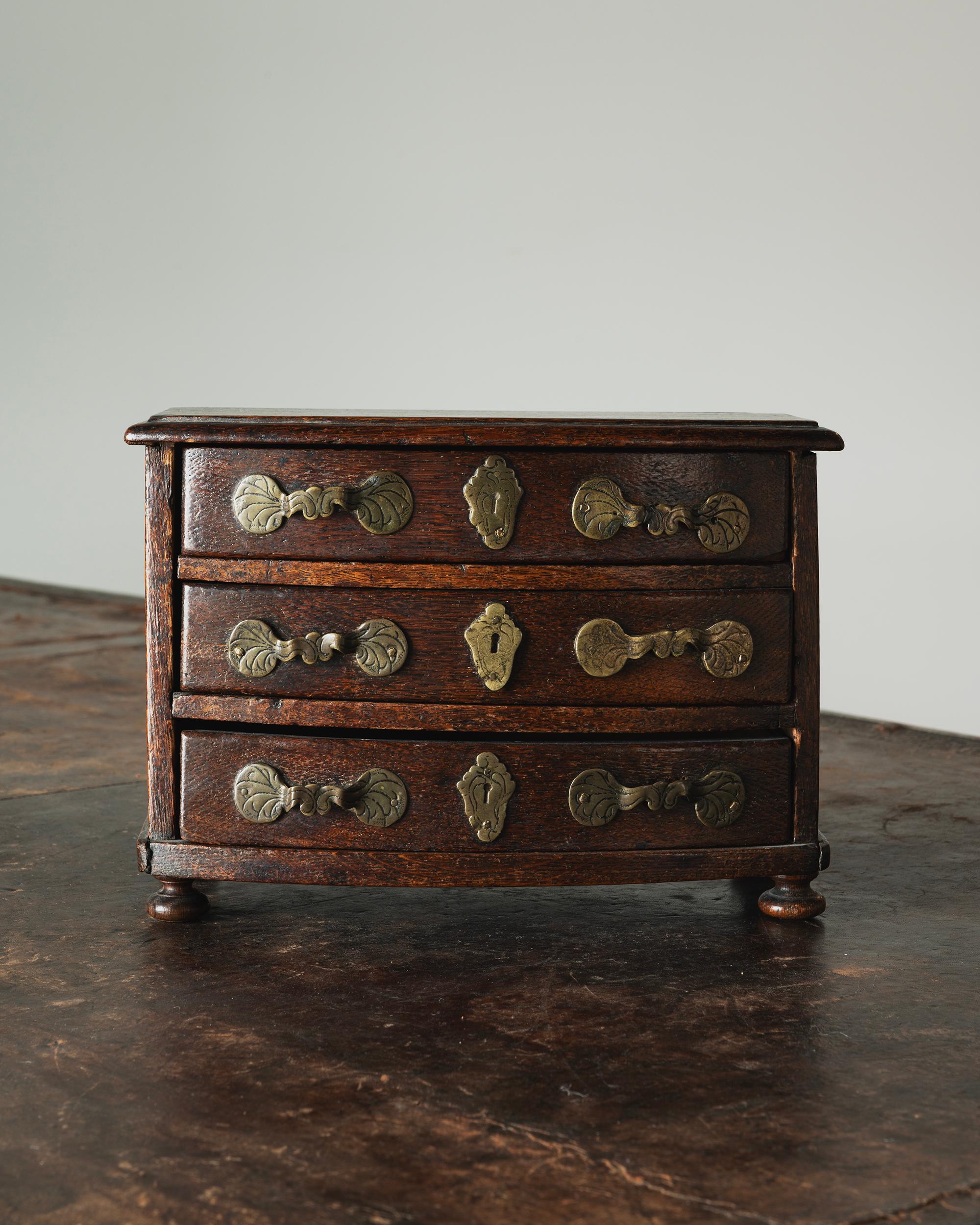 Good 18th century Swedish miniature Baroque jewellery box / commode in it's original finish with good patination. ca 1750 Sweden.  