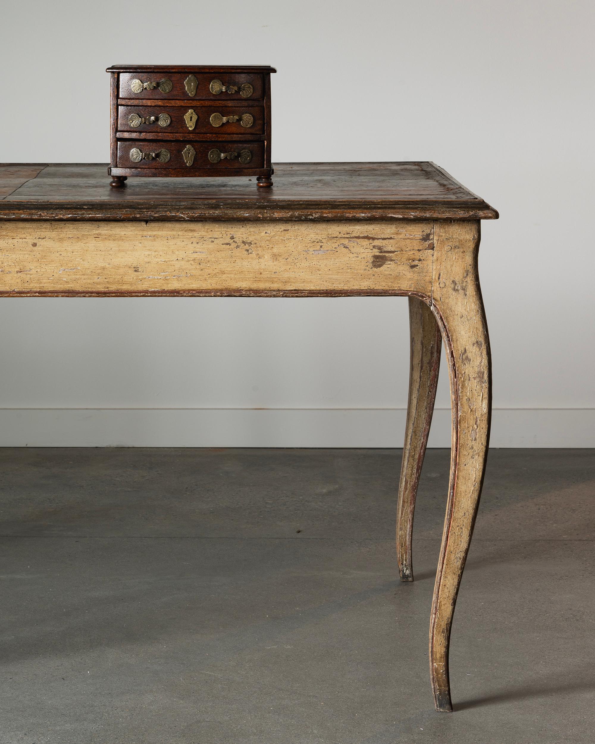 Baroque Commode baroque suédoise miniature du XVIIIe siècle en vente