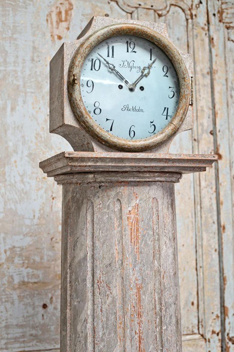 Hand-Carved 18th Century Swedish Neoclassical Working Long Case Clock in Original Paint